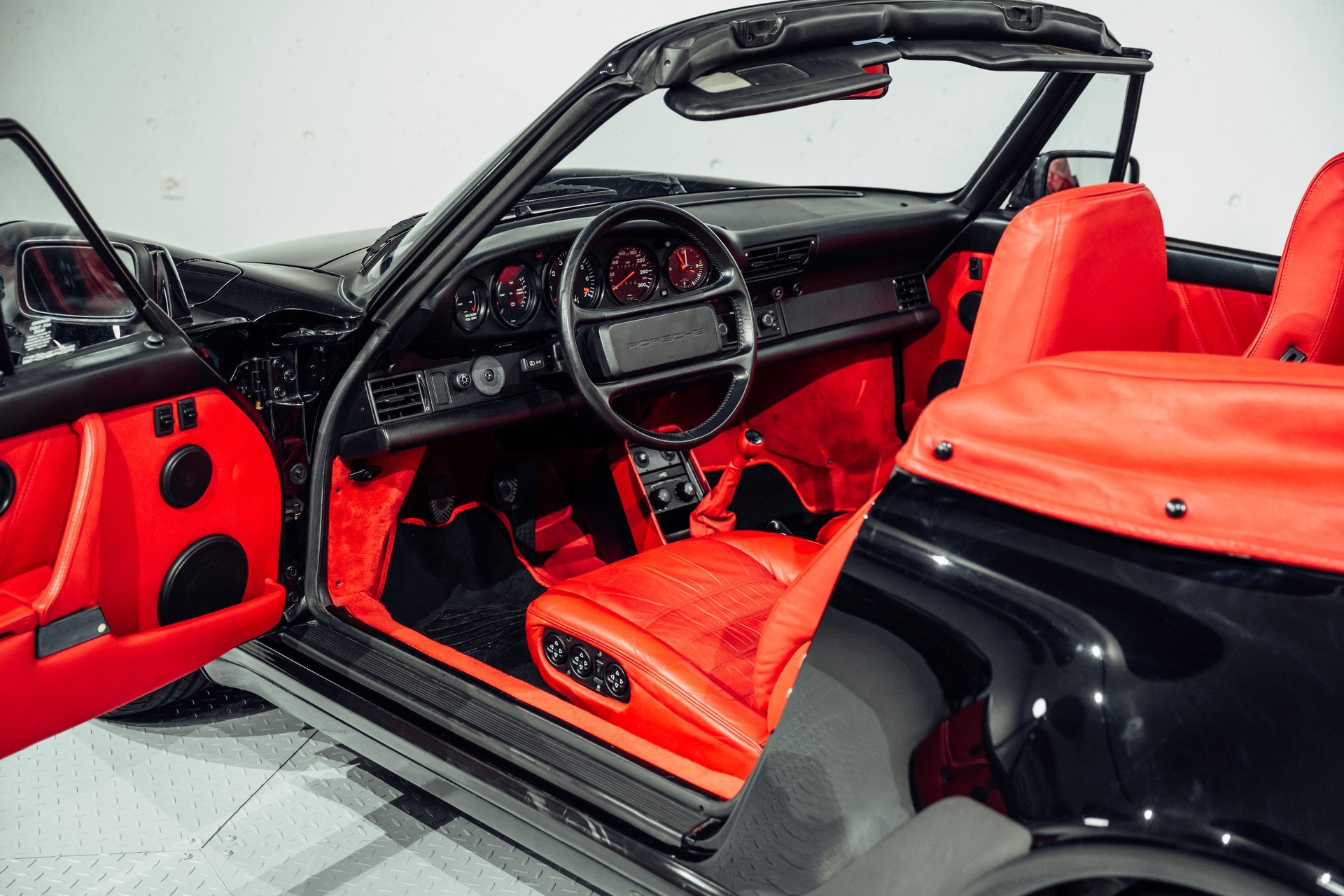 PORSCHE 911 930 3.3 Turbo Cabrio-image-31