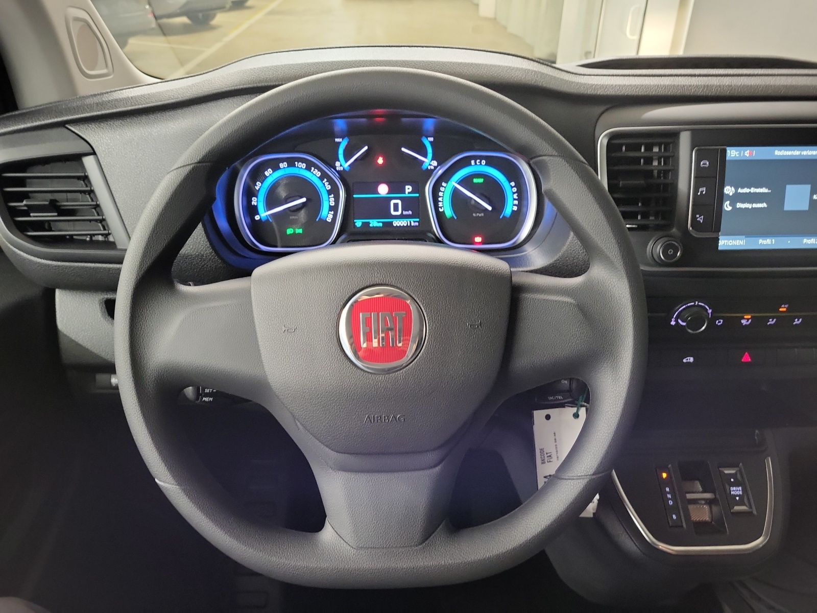 FIAT E-Scudo Kaw. L2 verglast 50 kWh Business Swiss Edition-image-14