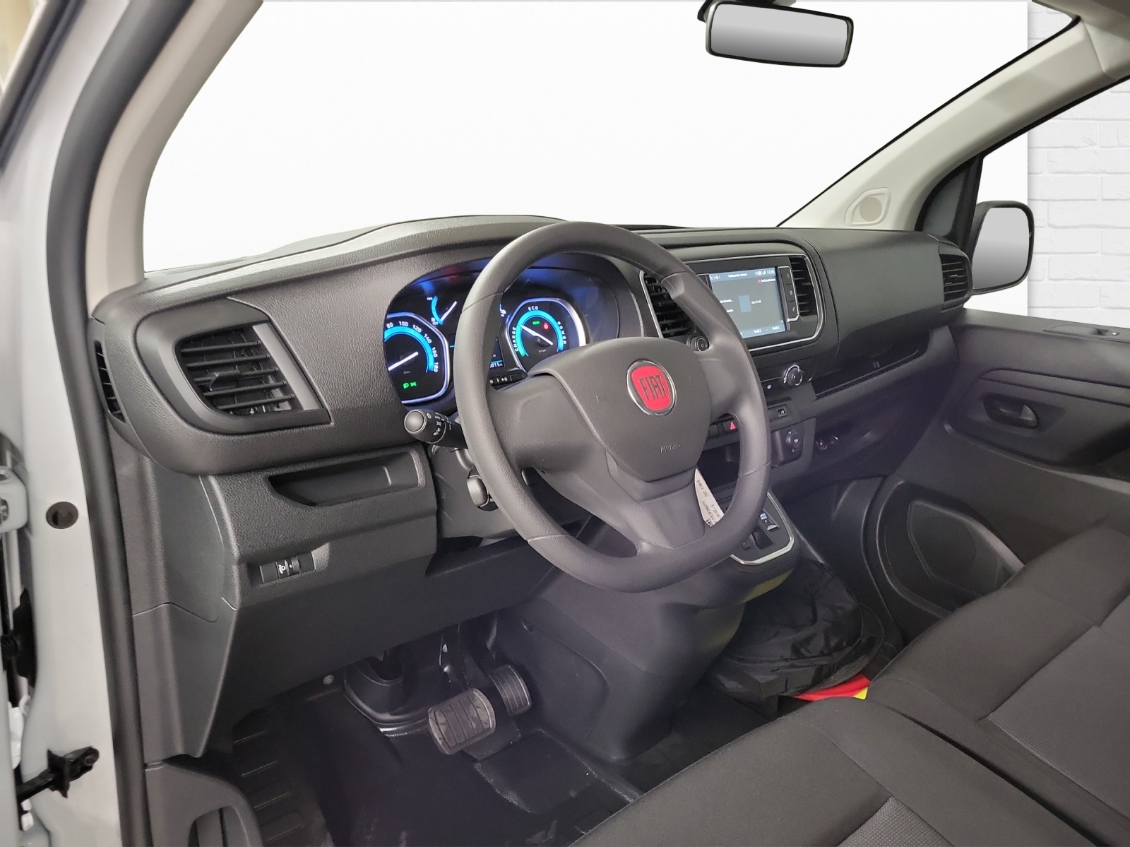 FIAT E-Scudo Kaw. L2 verglast 50 kWh Business Swiss Edition-image-7