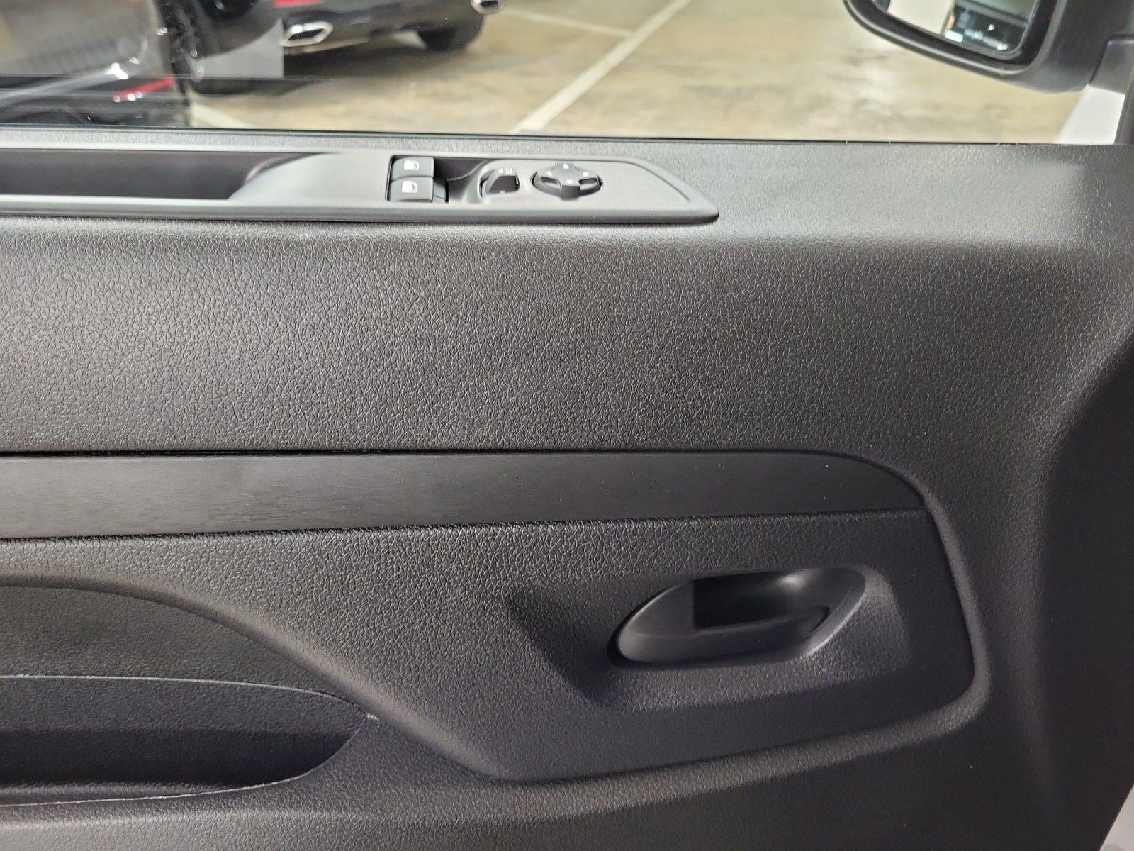 FIAT E-Scudo Kaw. L2 verglast 50 kWh Business Swiss Edition-image-13