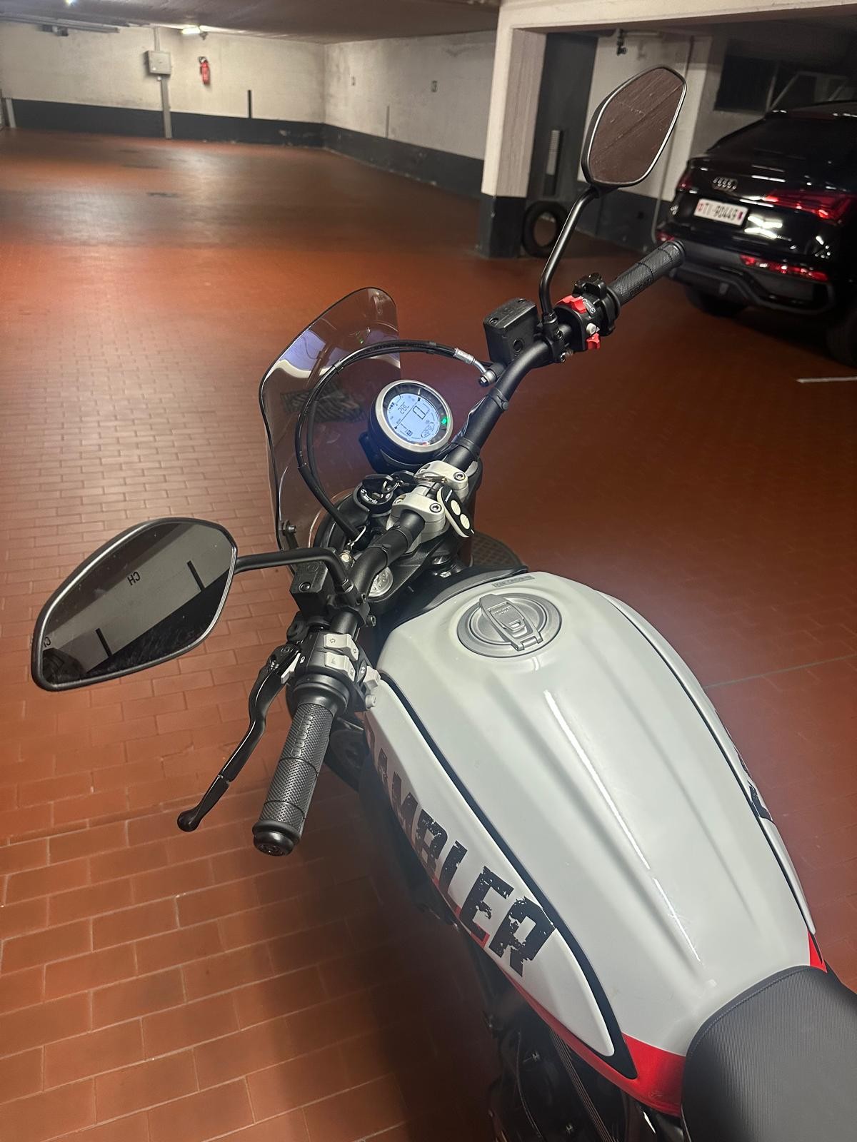 DUCATI 800-image-5