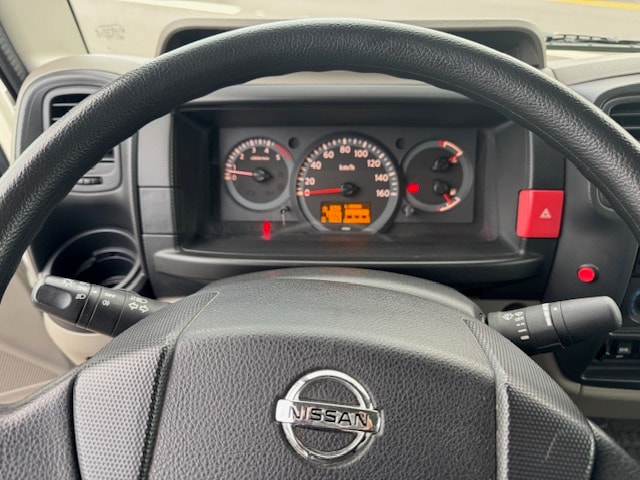 NISSAN Cabstar Comfort 35.13 **16000 km** 6 Plätzer 3.5 t Anhängelast-image-12