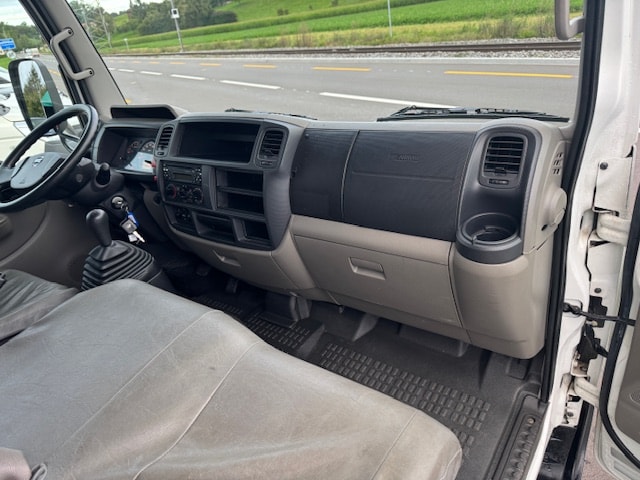 NISSAN Cabstar Comfort 35.13 **16000 km** 6 Plätzer 3.5 t Anhängelast-image-8