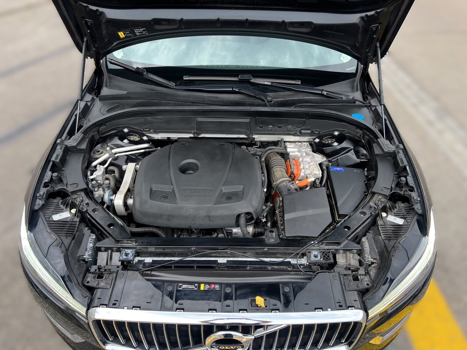 VOLVO XC60 T8 eAWD Inscription Geartronic-image-16