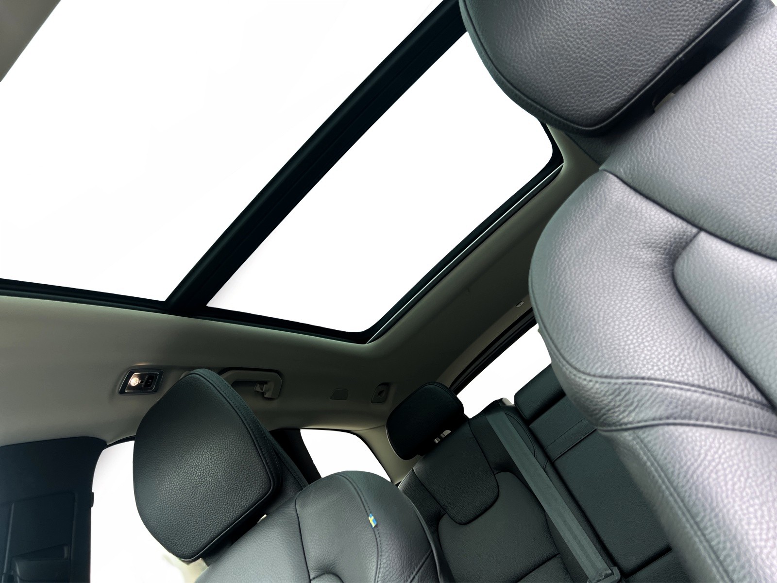 VOLVO XC60 T8 eAWD Inscription Geartronic-image-18