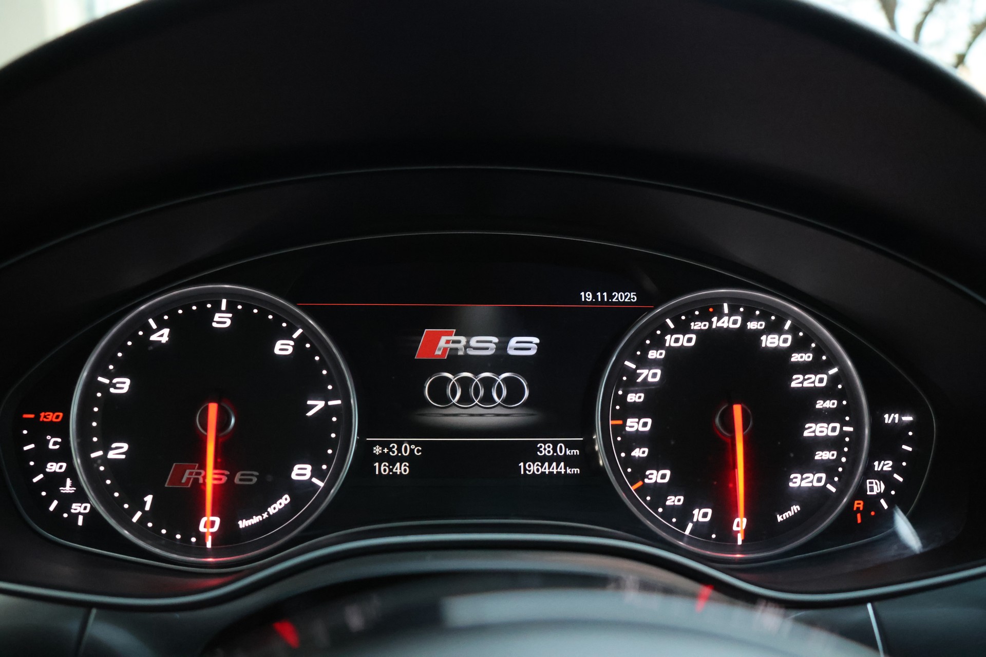 AUDI RS6 Avant 4.0 TFSI V8 quattro Tiptronic-image-19