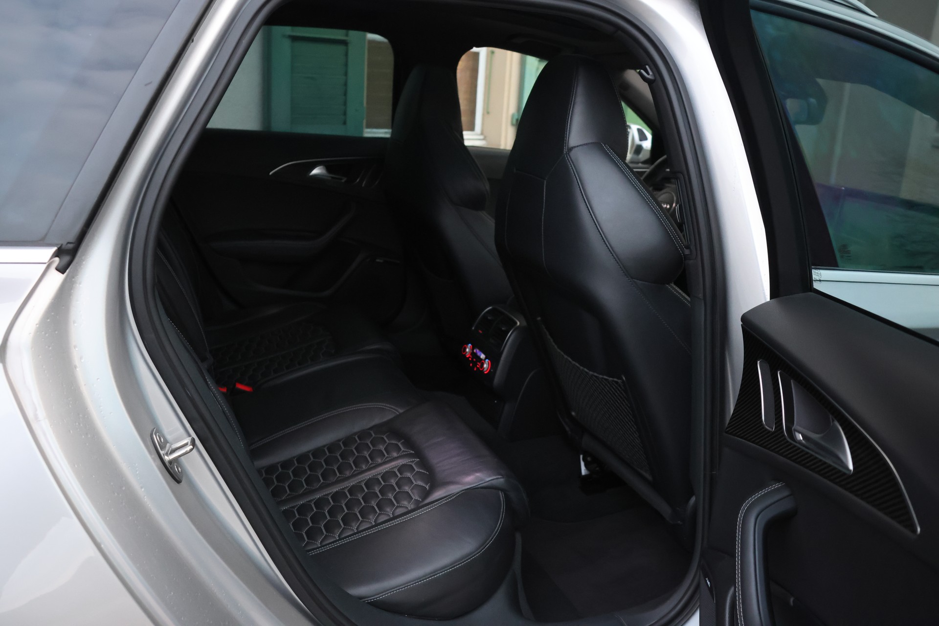 AUDI RS6 Avant 4.0 TFSI V8 quattro Tiptronic-image-12