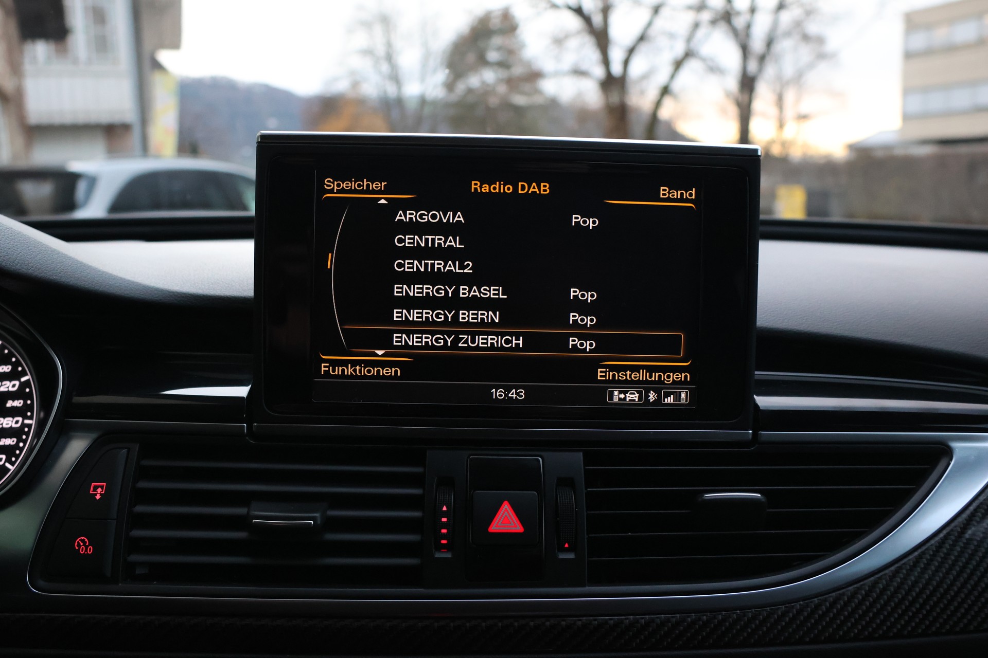 AUDI RS6 Avant 4.0 TFSI V8 quattro Tiptronic-image-22