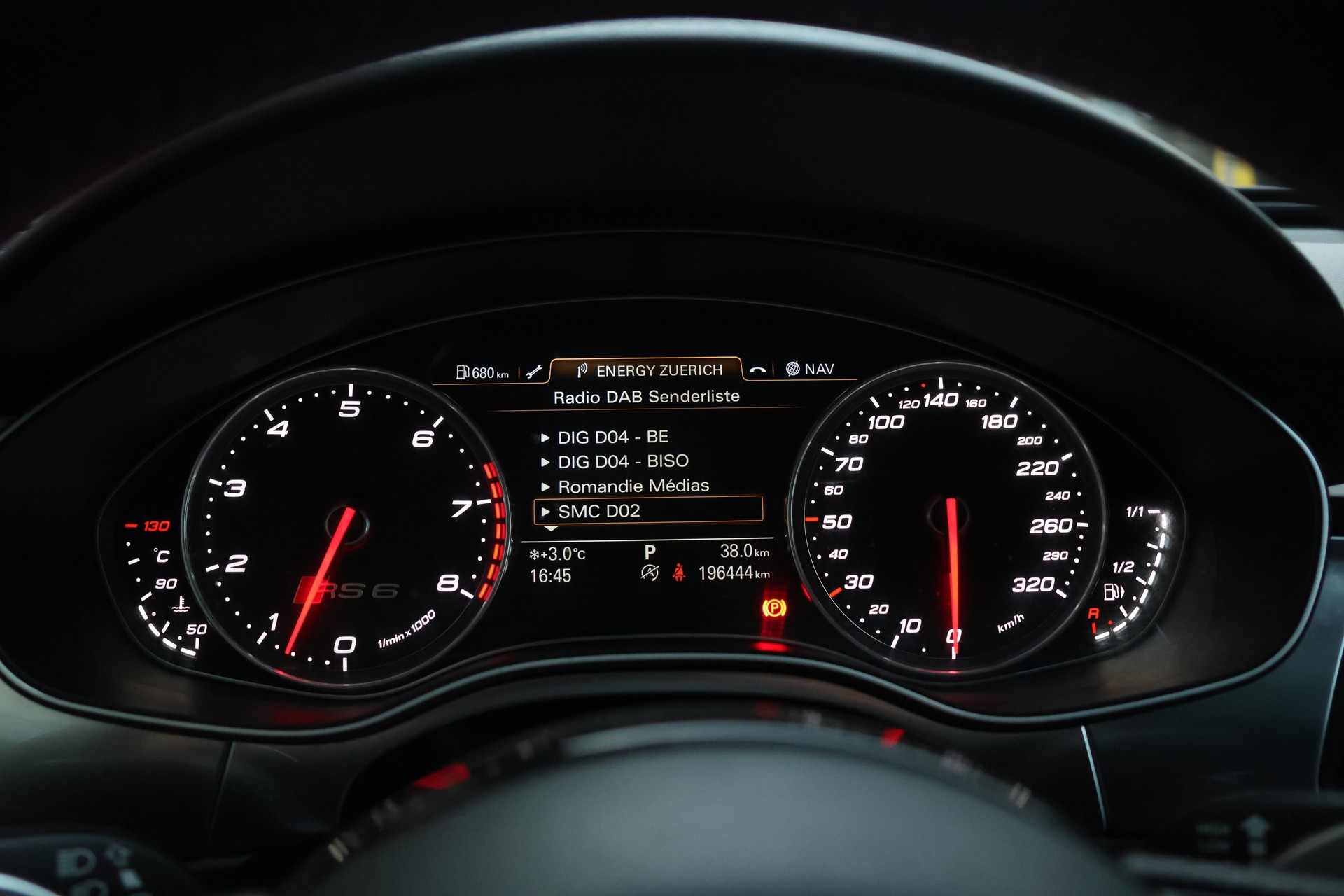 AUDI RS6 Avant 4.0 TFSI V8 quattro Tiptronic-image-18