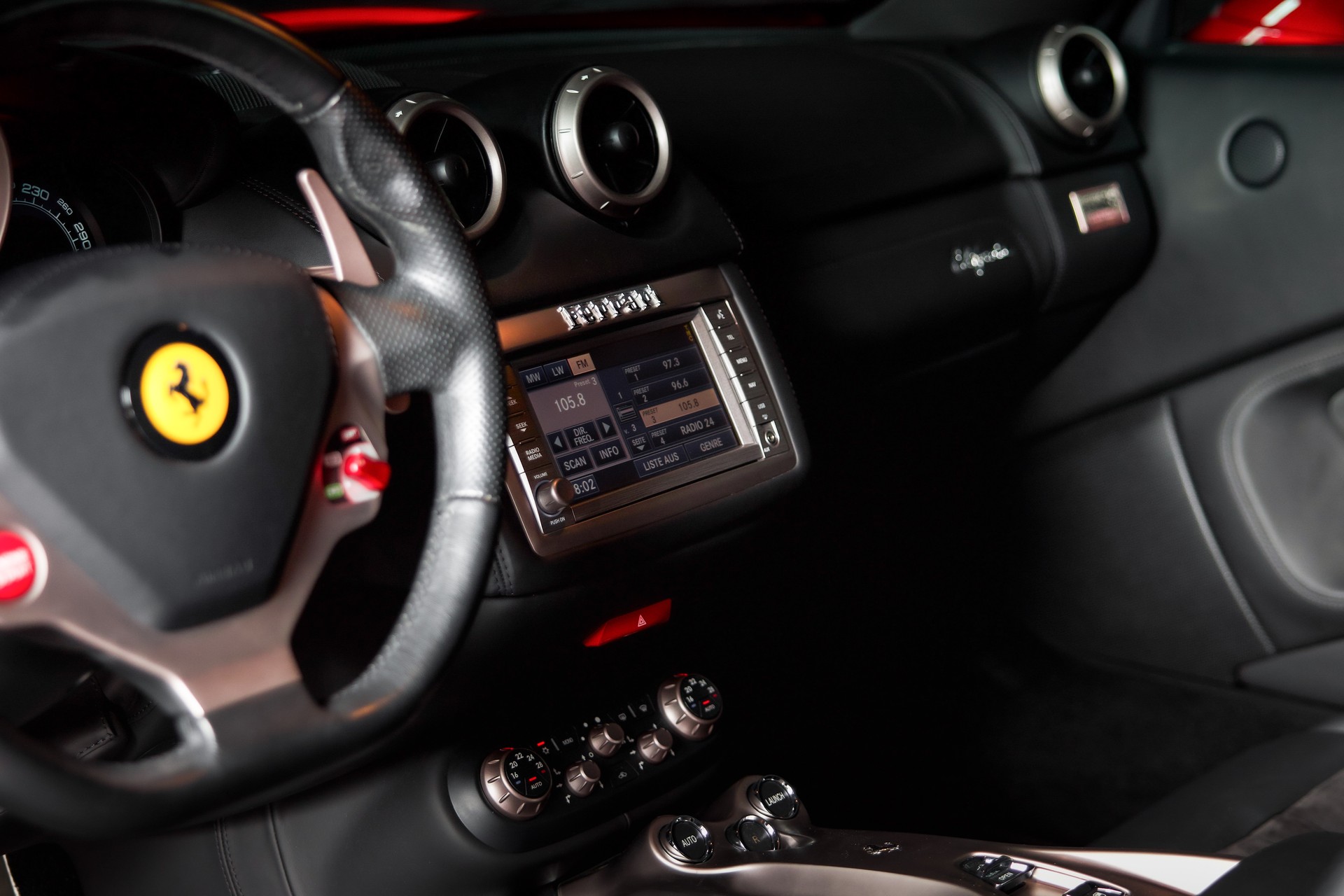 FERRARI California 4.3 V8 12'800 KM-image-18