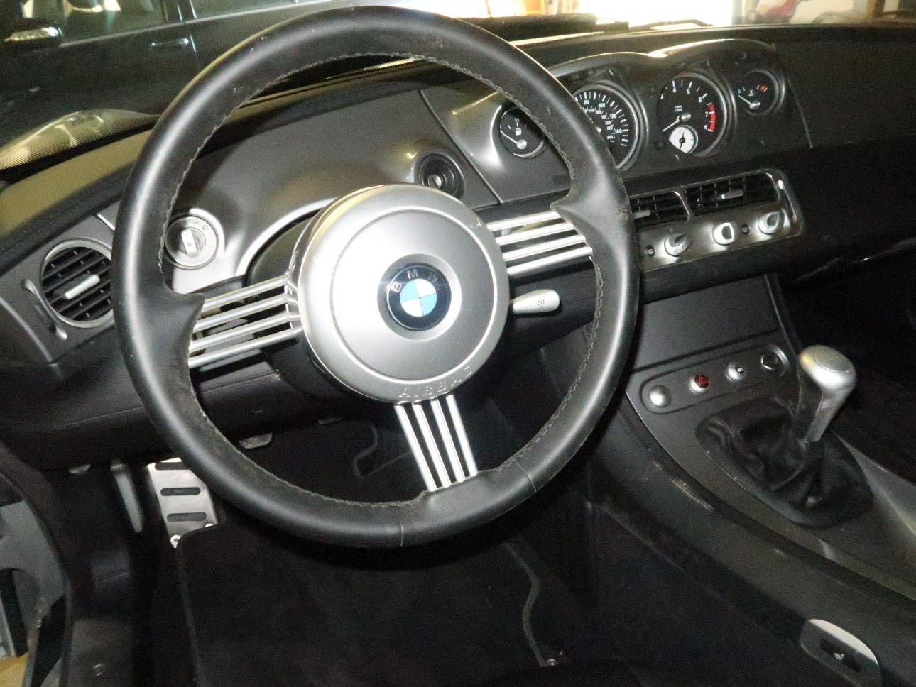 BMW Z8 Roadster-image-4