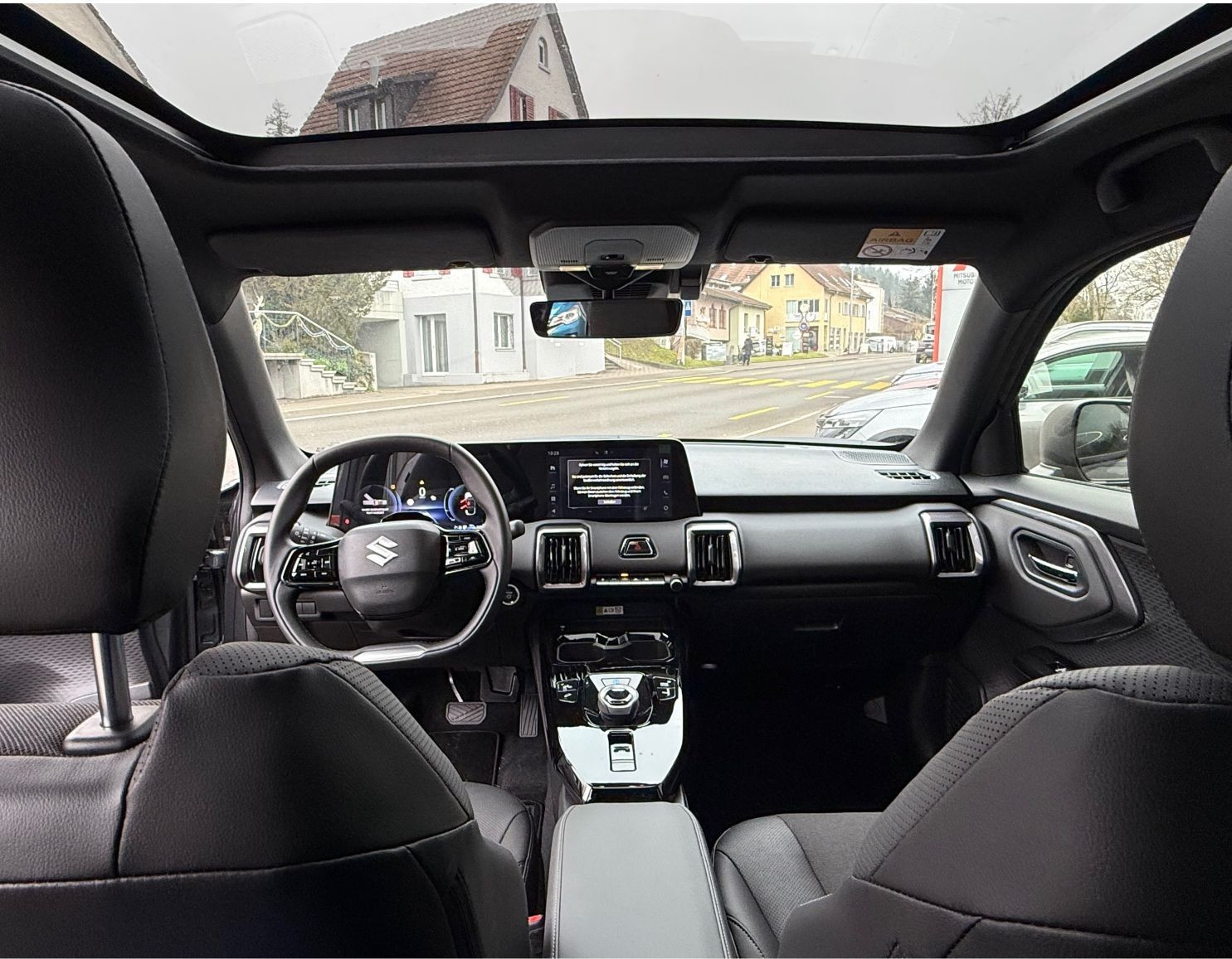 SUZUKI e Vitara Compact Top 4x4-image-8