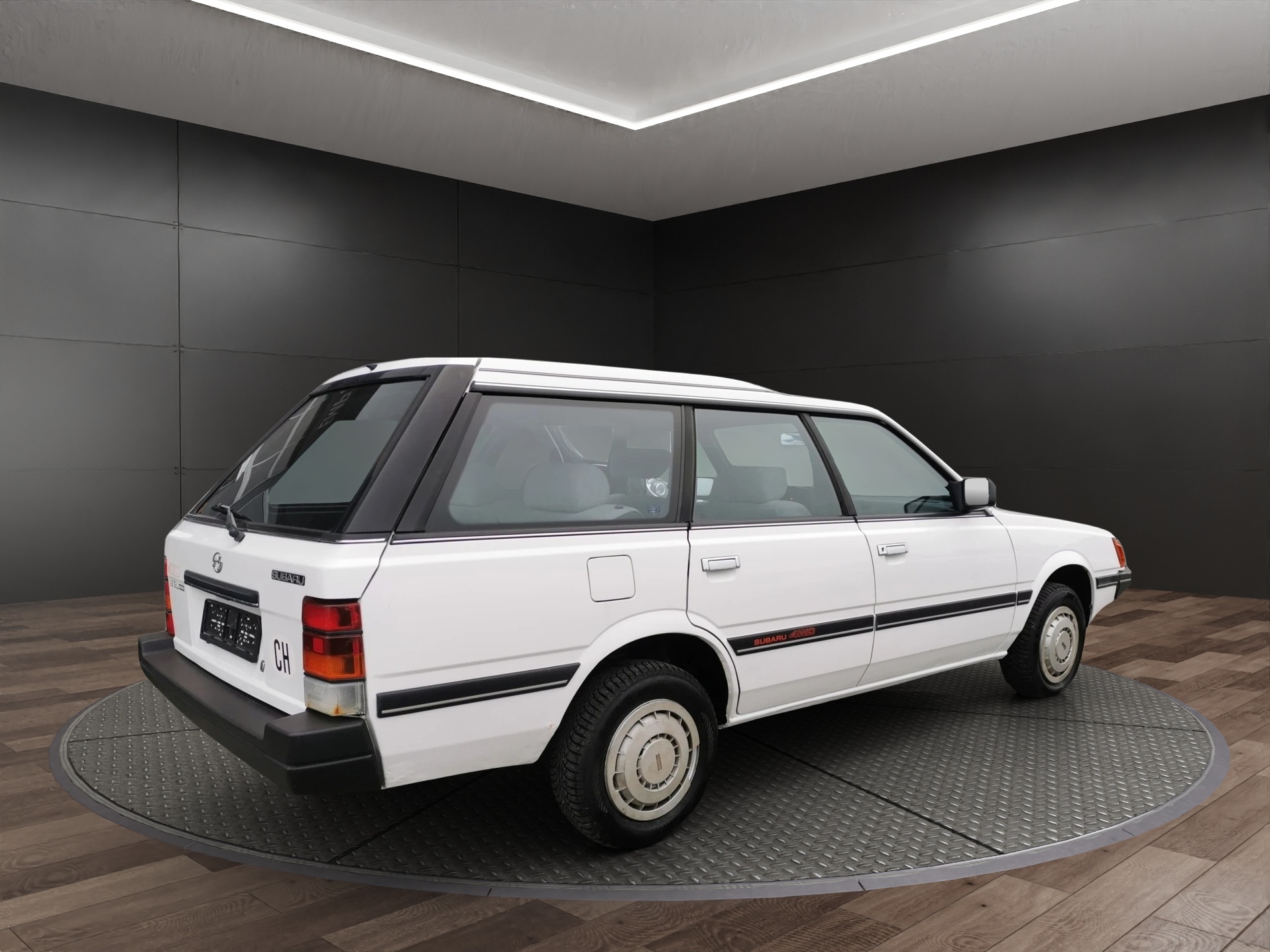 SUBARU 1.8 SuperStation 4WD Veteran AUT-showroom-element-1