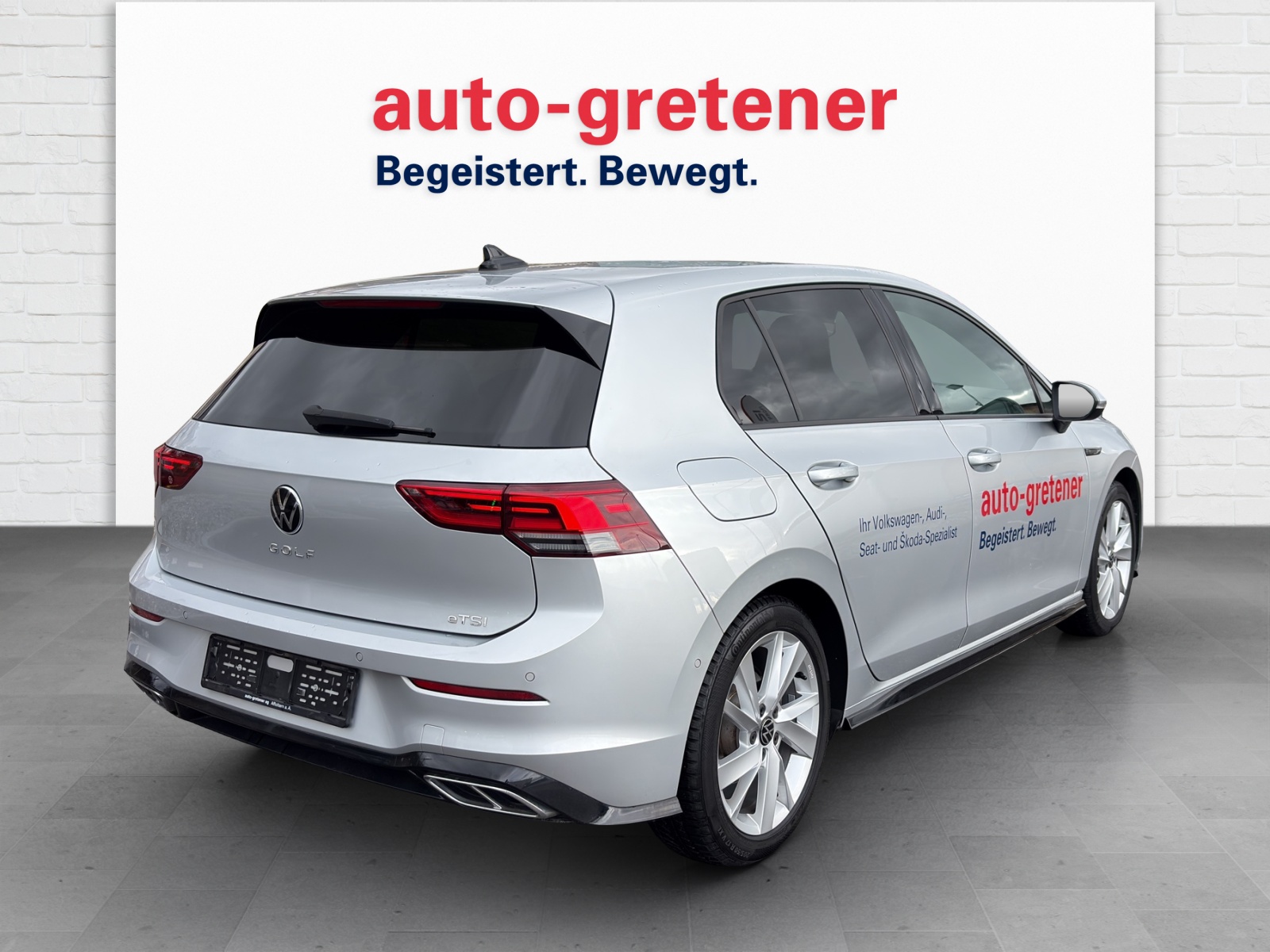 VW Golf VIII 1.5 eTSI R-Line DSG-showroom-element-2