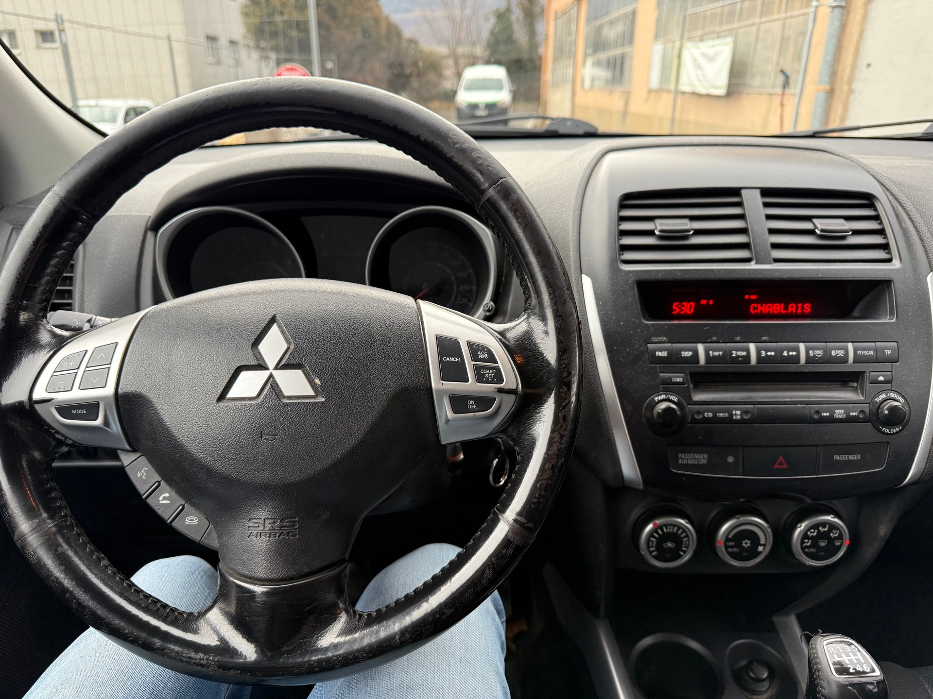 MITSUBISHI ASX 1.8 DID Invite 4WD-image-8