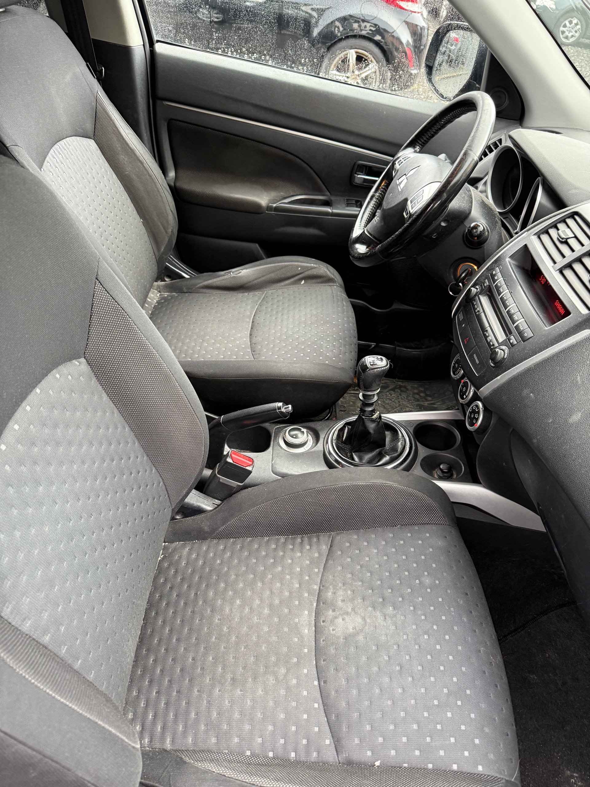 MITSUBISHI ASX 1.8 DID Invite 4WD-image-11