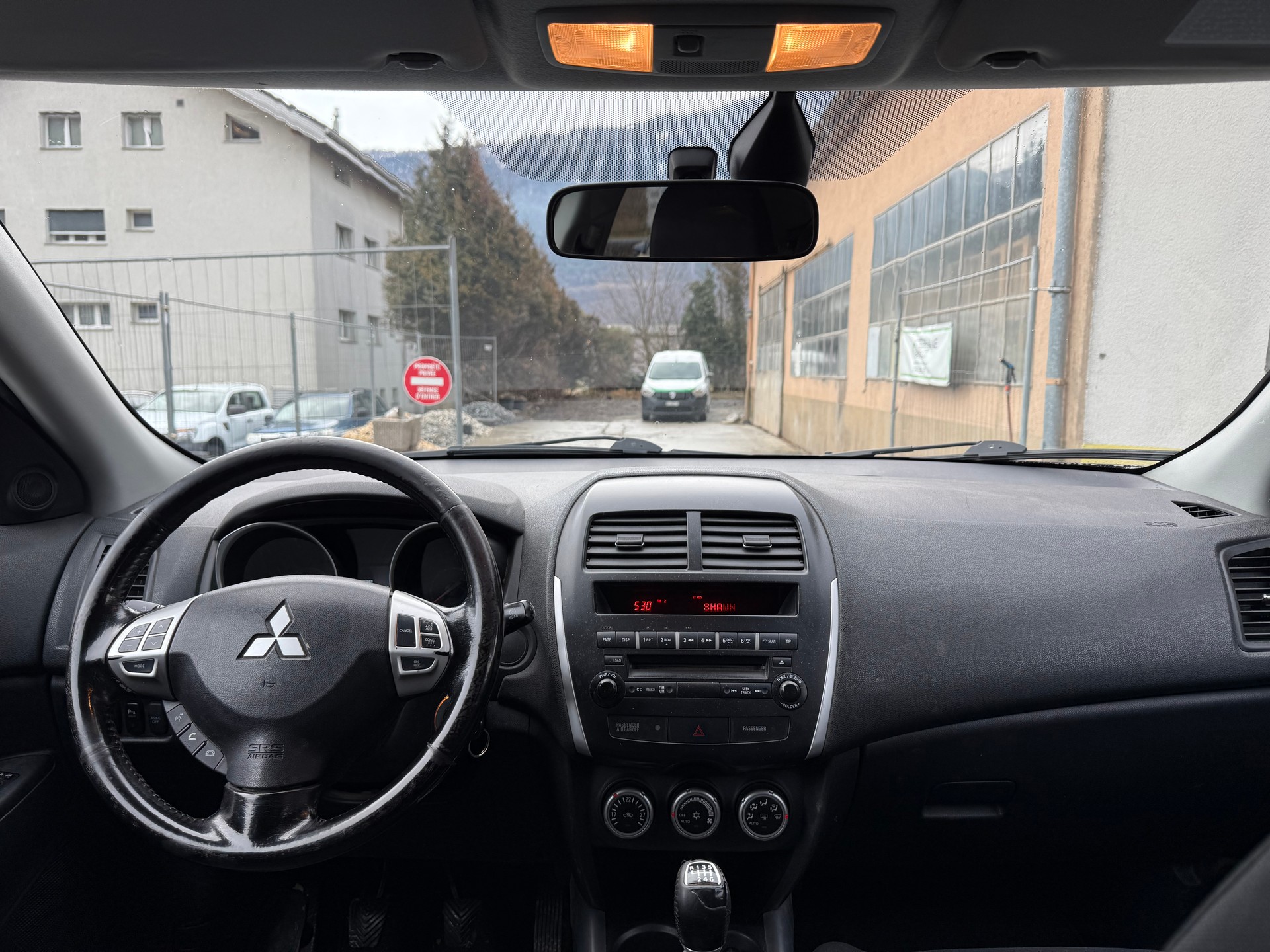 MITSUBISHI ASX 1.8 DID Invite 4WD-image-9