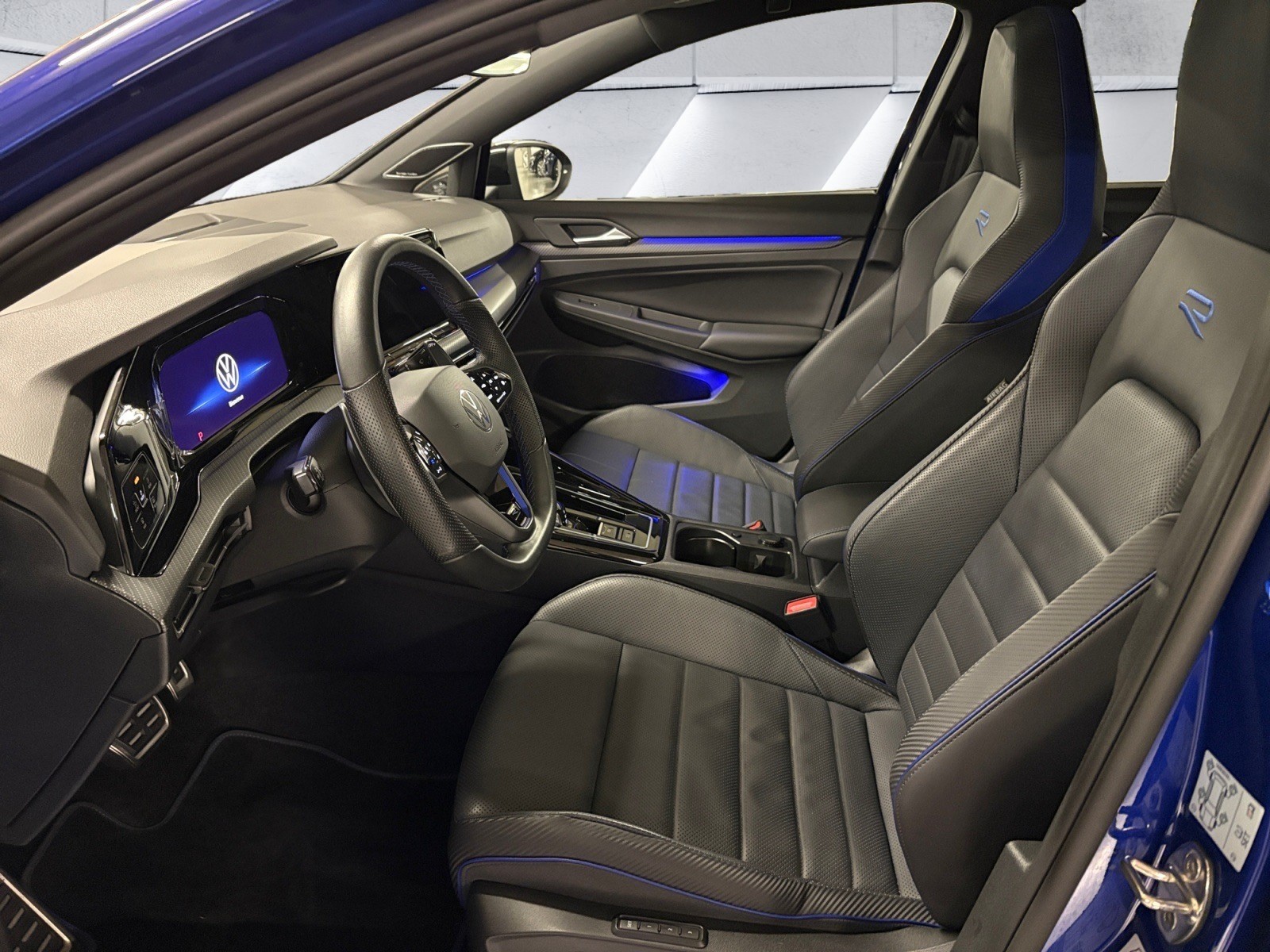 VW Golf 2.0 TSI R DSG 4Motion/Head-up- Display / Pack Cuir / Toit ouvrant / Caméra de recul/ Soundsystem Harman Kardon-image-12