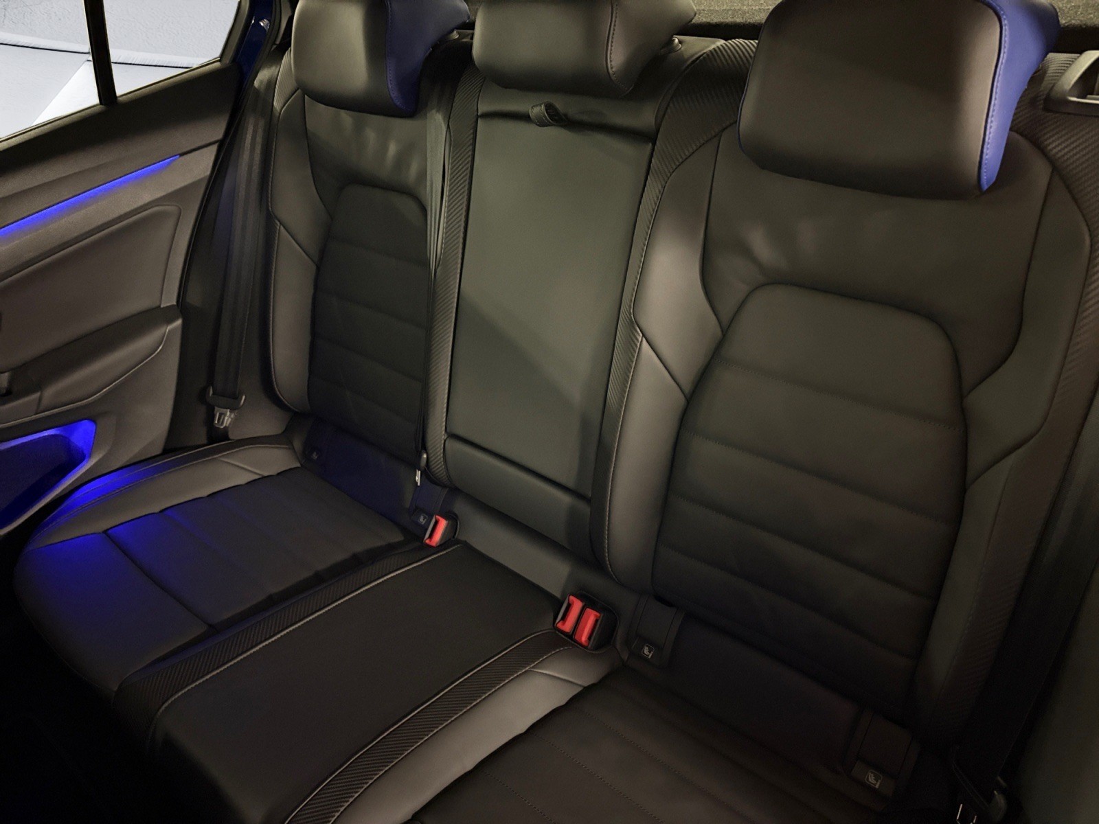 VW Golf 2.0 TSI R DSG 4Motion/Head-up- Display / Pack Cuir / Toit ouvrant / Caméra de recul/ Soundsystem Harman Kardon-image-14