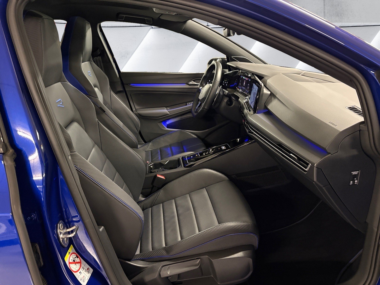 VW Golf 2.0 TSI R DSG 4Motion/Head-up- Display / Pack Cuir / Toit ouvrant / Caméra de recul/ Soundsystem Harman Kardon-image-13