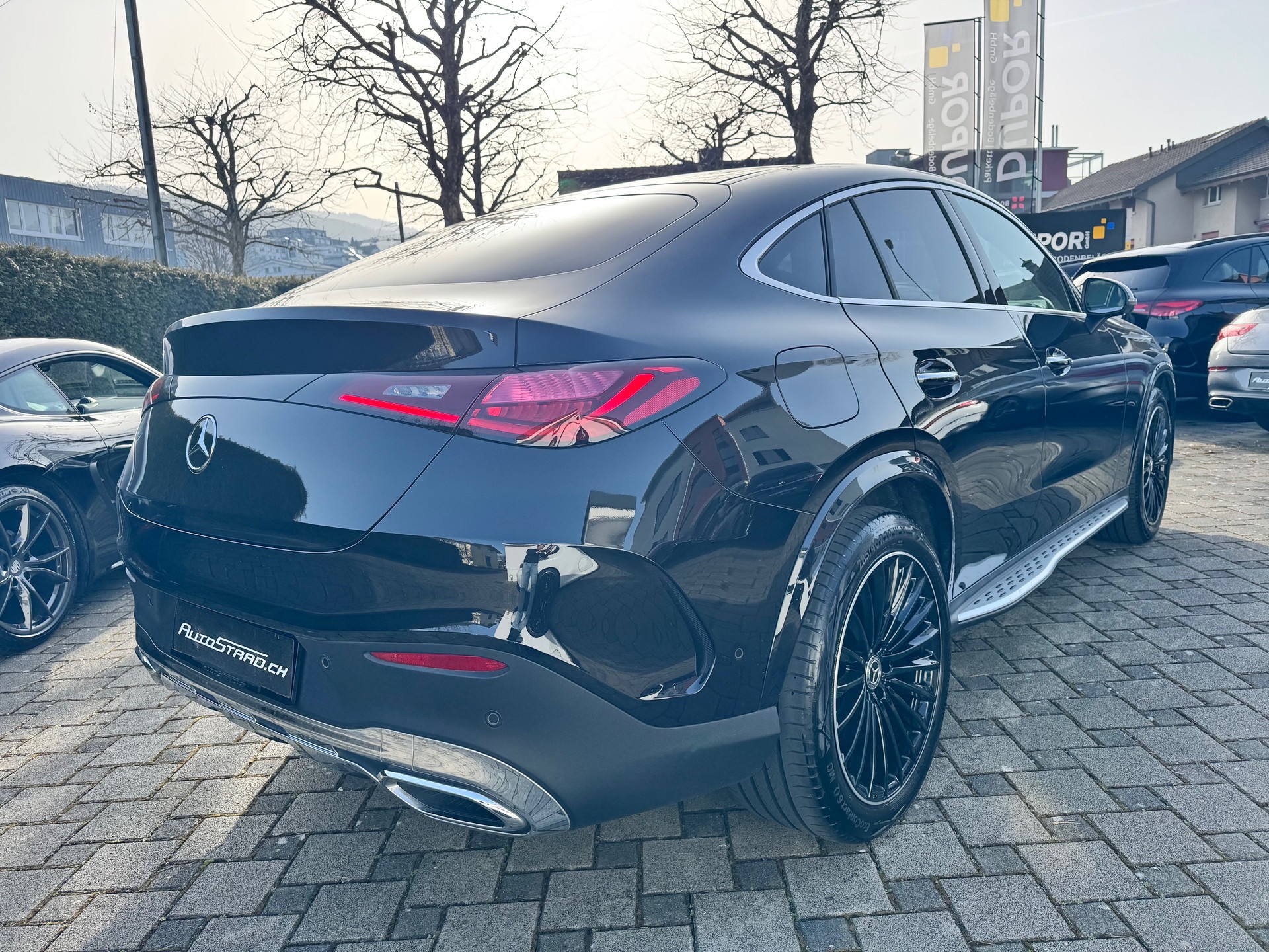 MERCEDES-BENZ GLC Coupé 200 AMG Line 4Matic 9G-Tronic-showroom-element-3