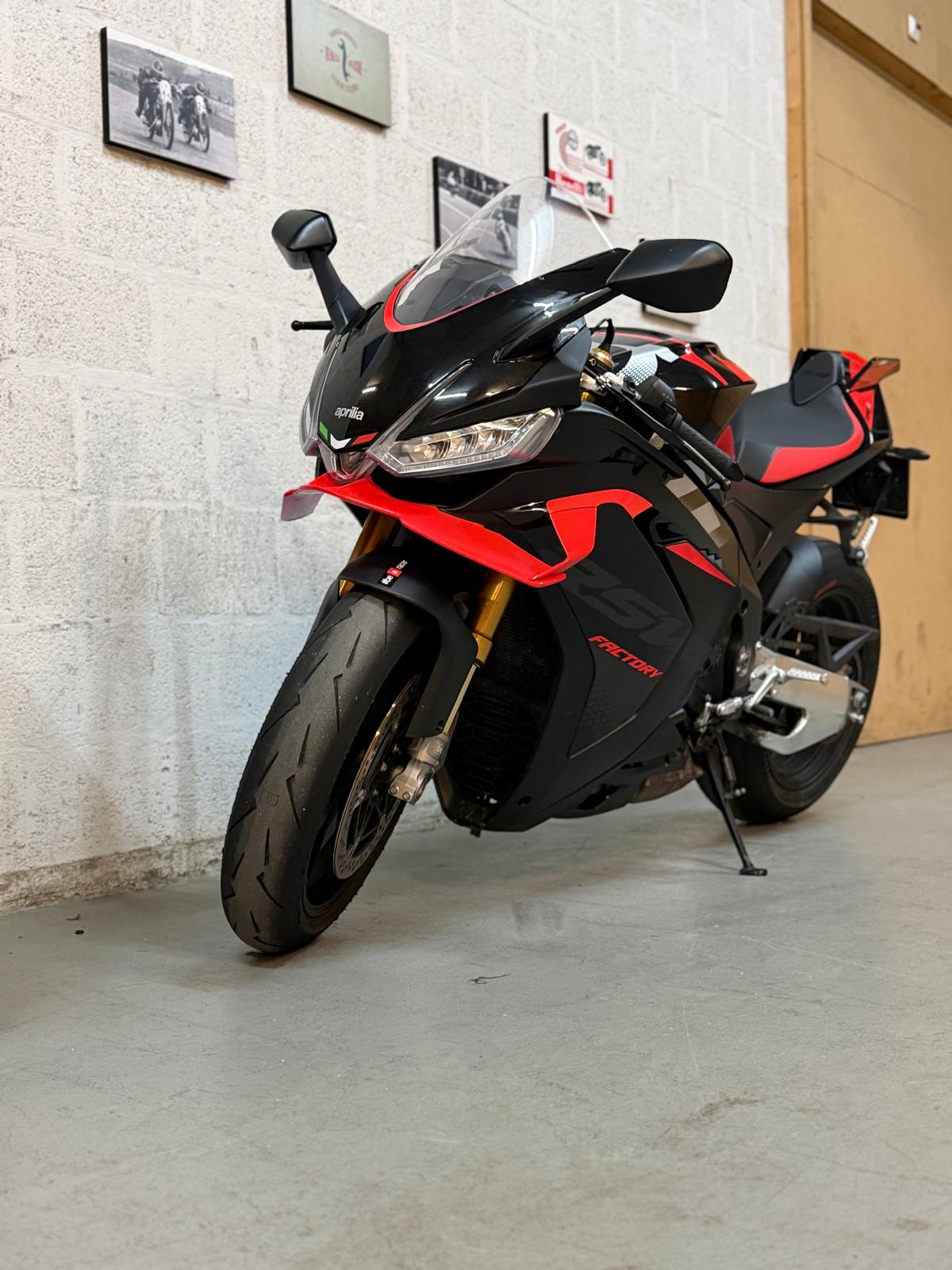 APRILIA RSV4 1100 E5+ Factory-image-11