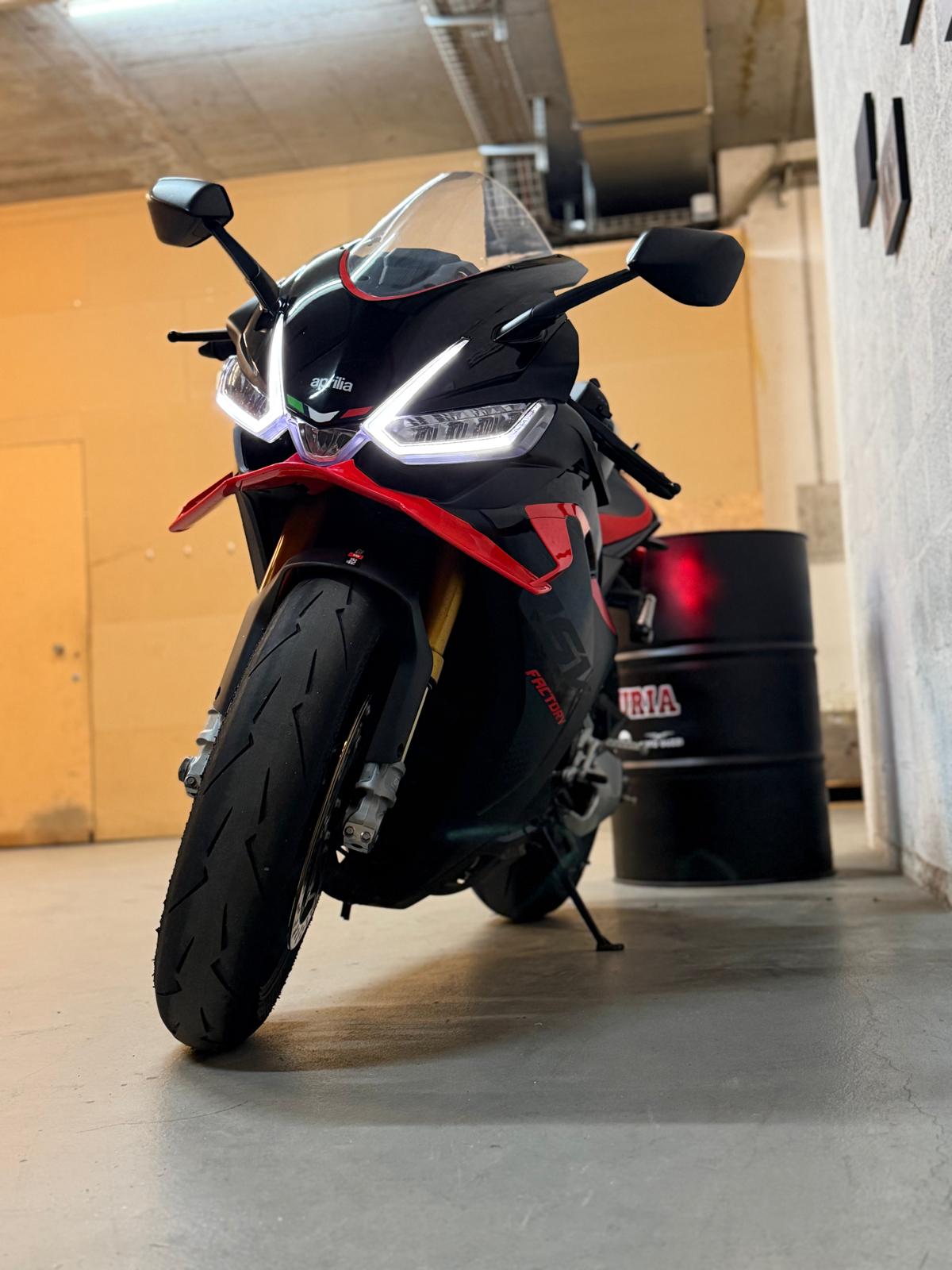 APRILIA RSV4 1100 E5+ Factory-image-9