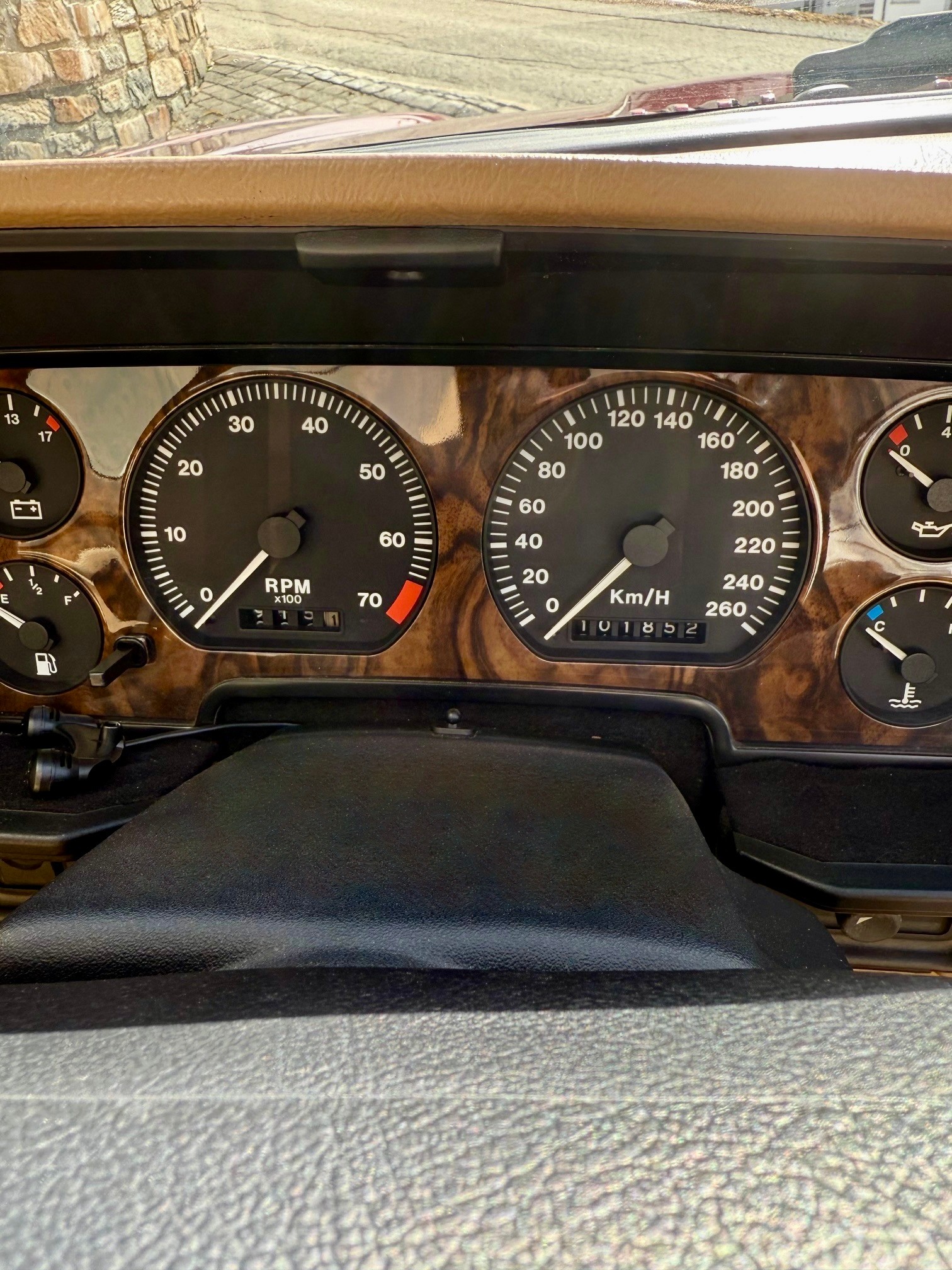 JAGUAR XJS 5.3 V12 Convertible-image-3