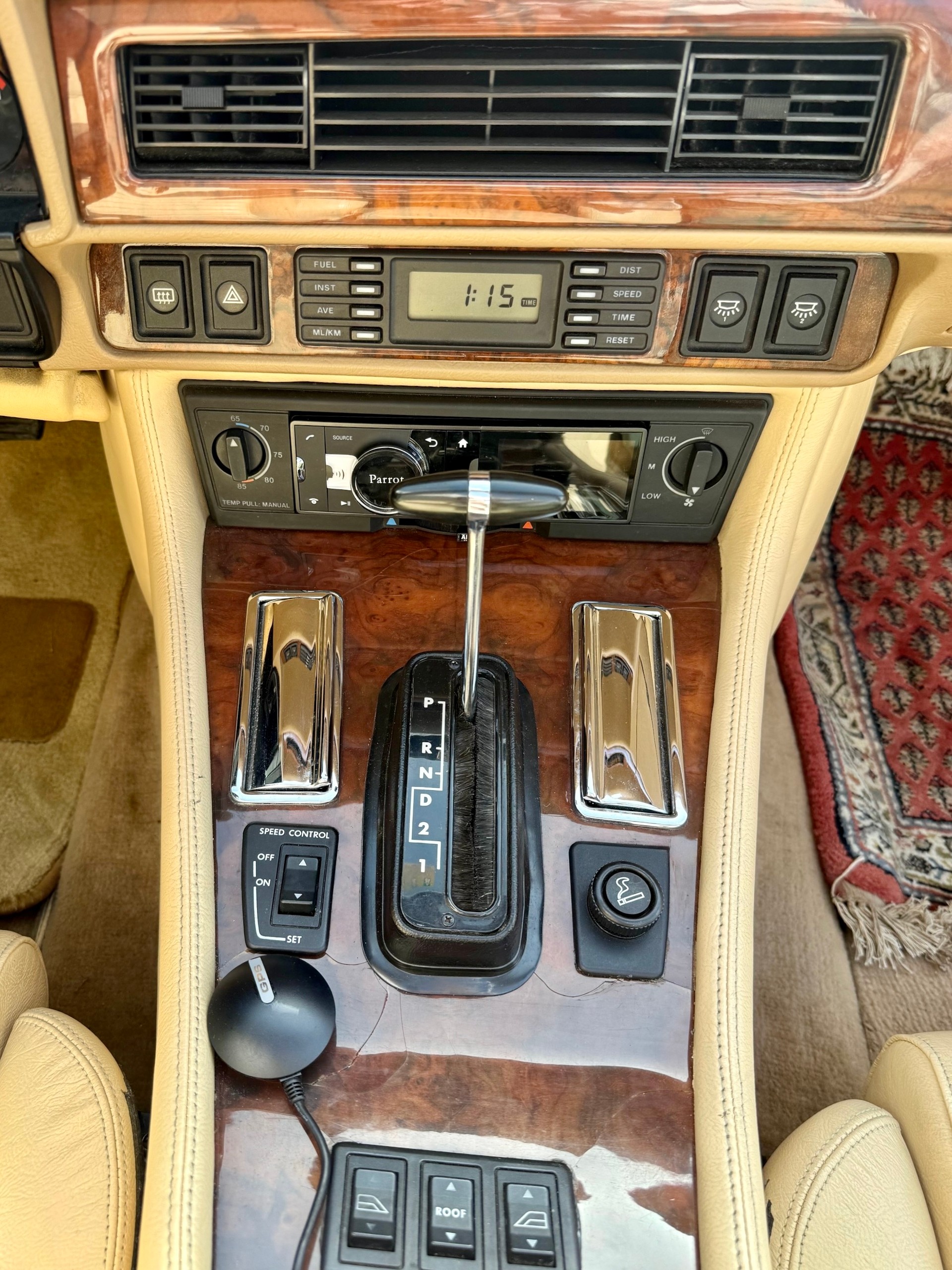 JAGUAR XJS 5.3 V12 Convertible-image-4