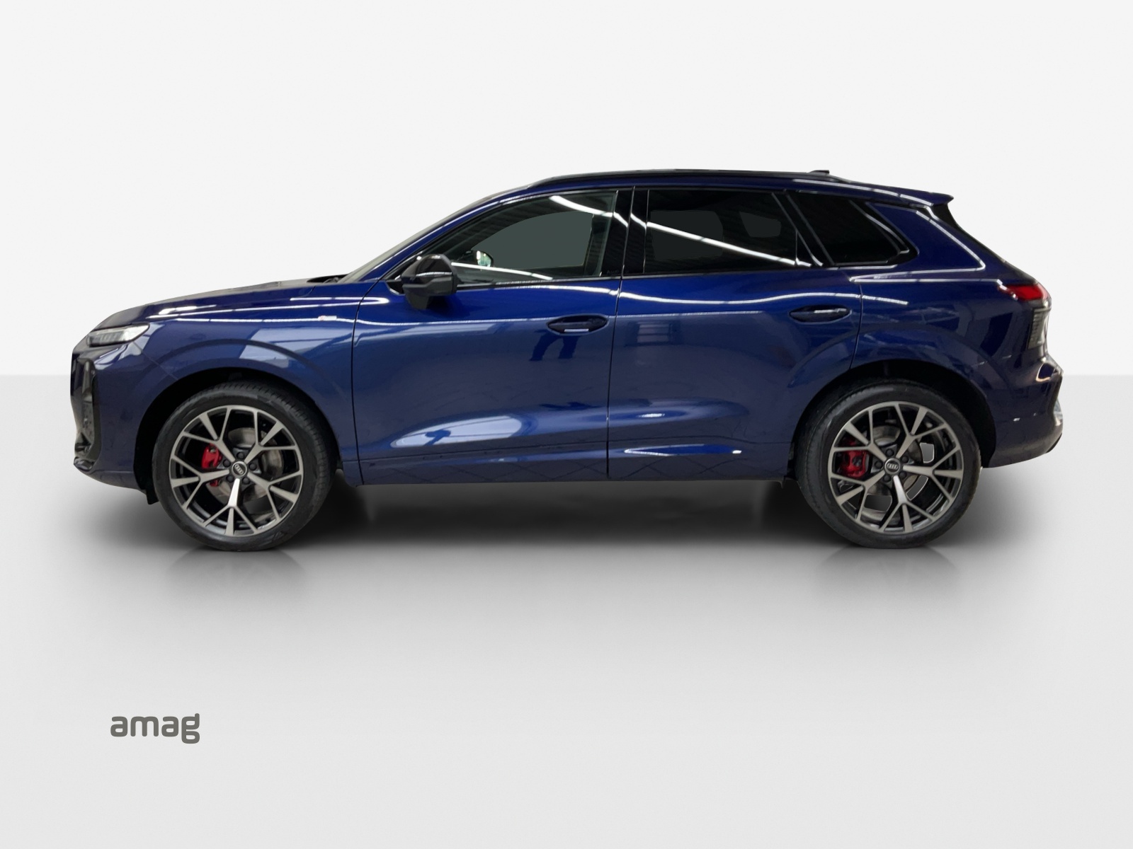 AUDI Q3 SUV 110 kW TFSI S tronic-showroom-element-1