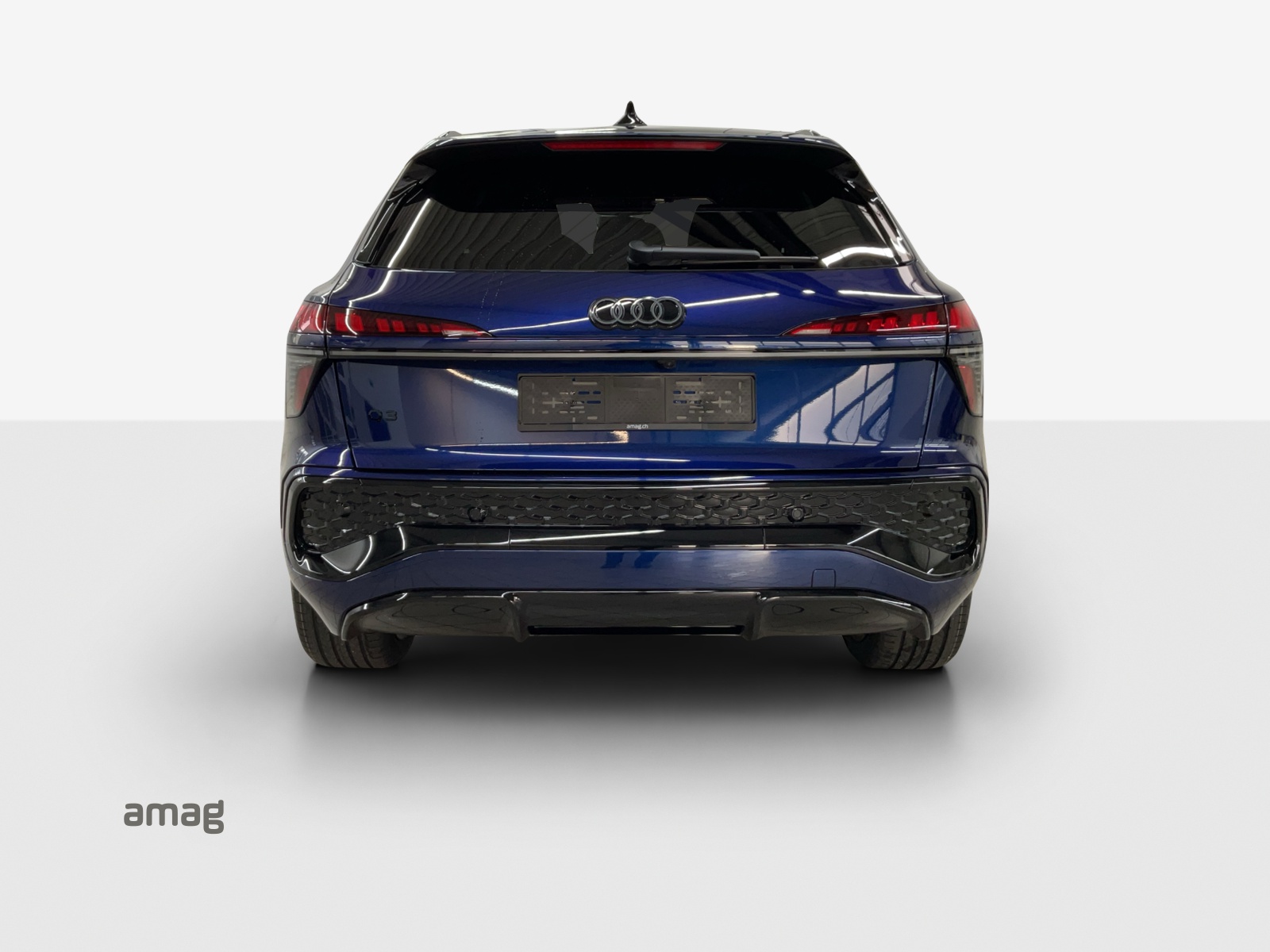 AUDI Q3 SUV 110 kW TFSI S tronic-showroom-element-3