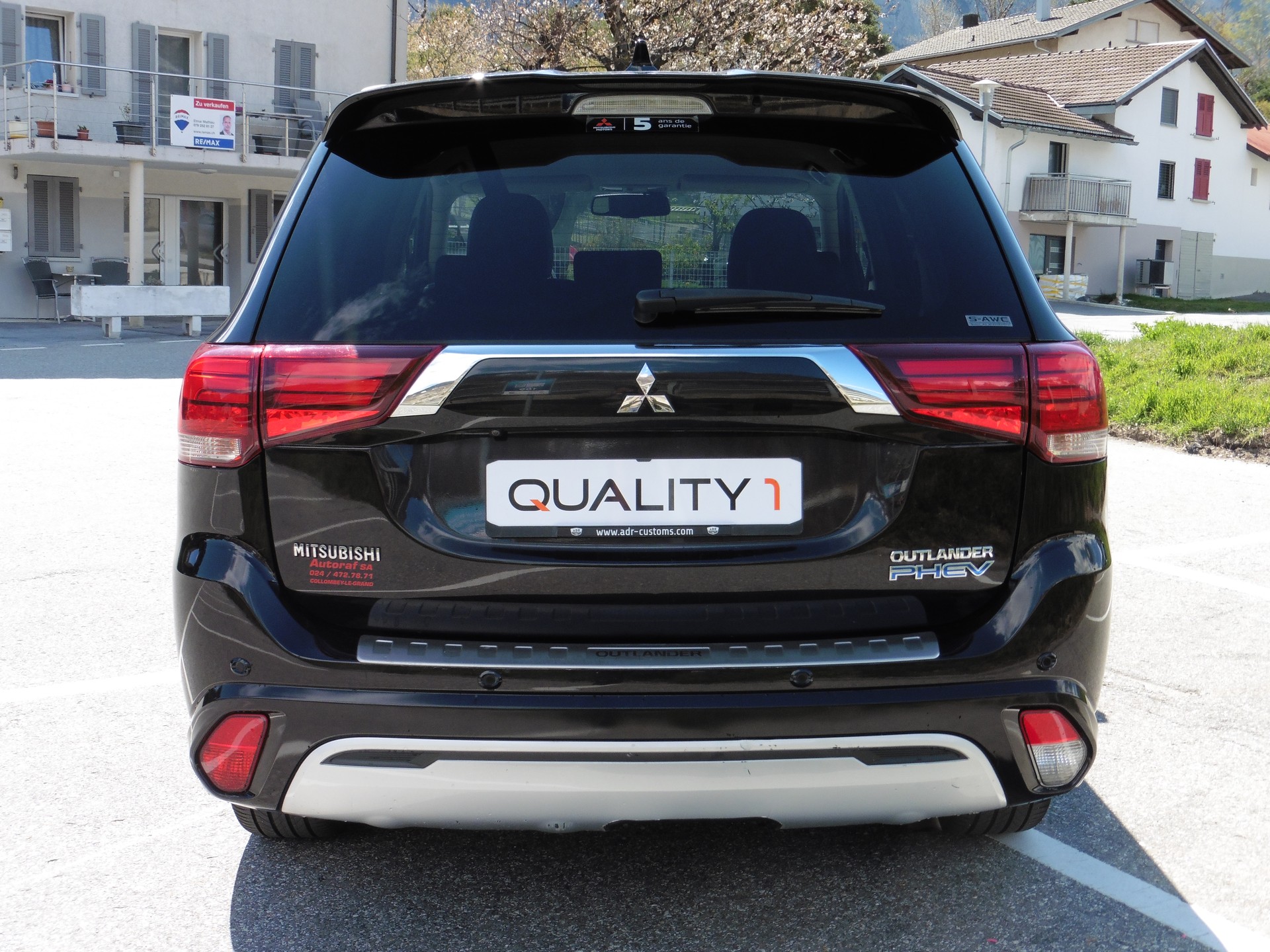 MITSUBISHI Outlander 2.4 PHEV Style 4WD Automatic-image-8