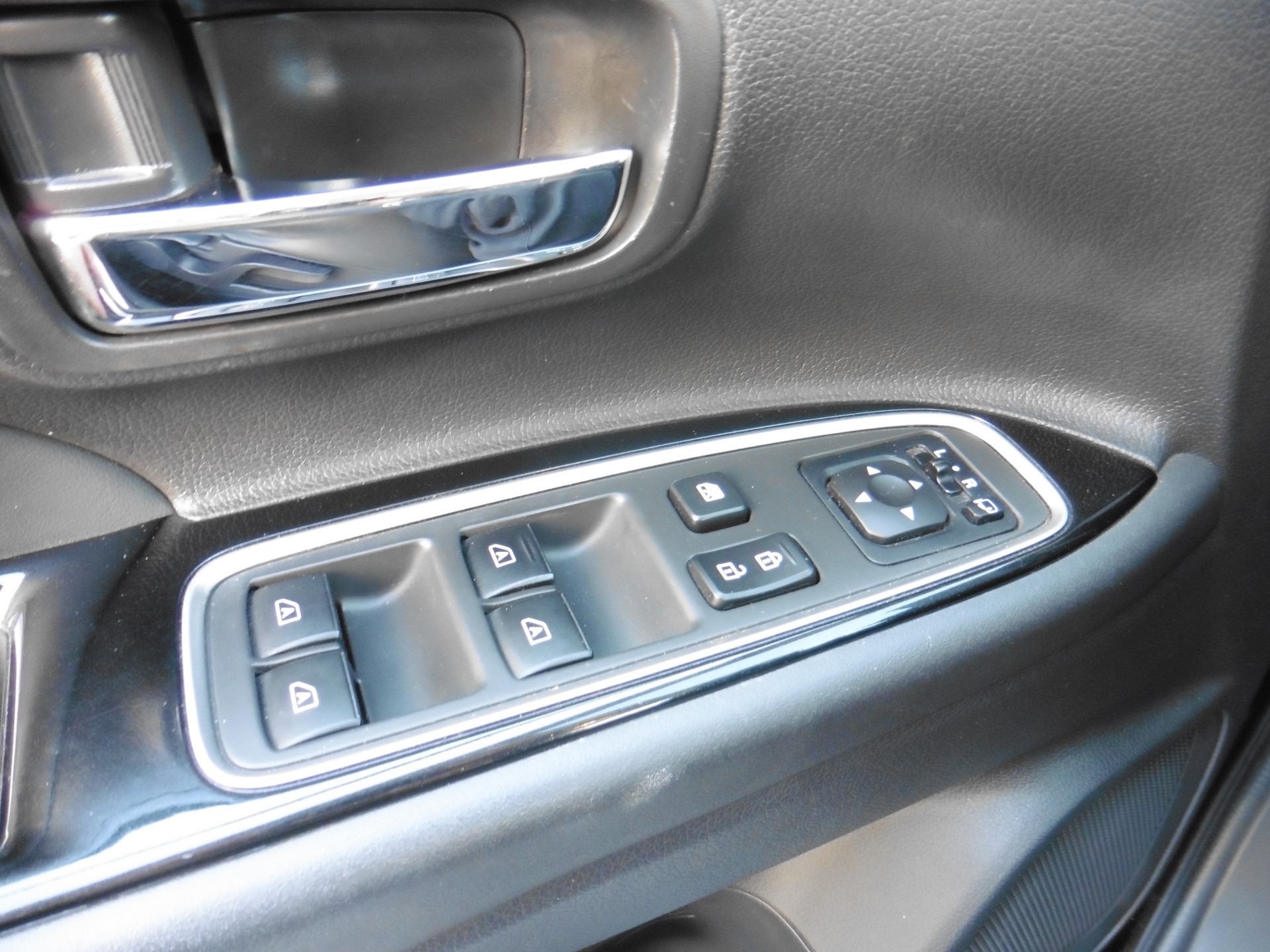 MITSUBISHI Outlander 2.4 PHEV Style 4WD Automatic-image-22