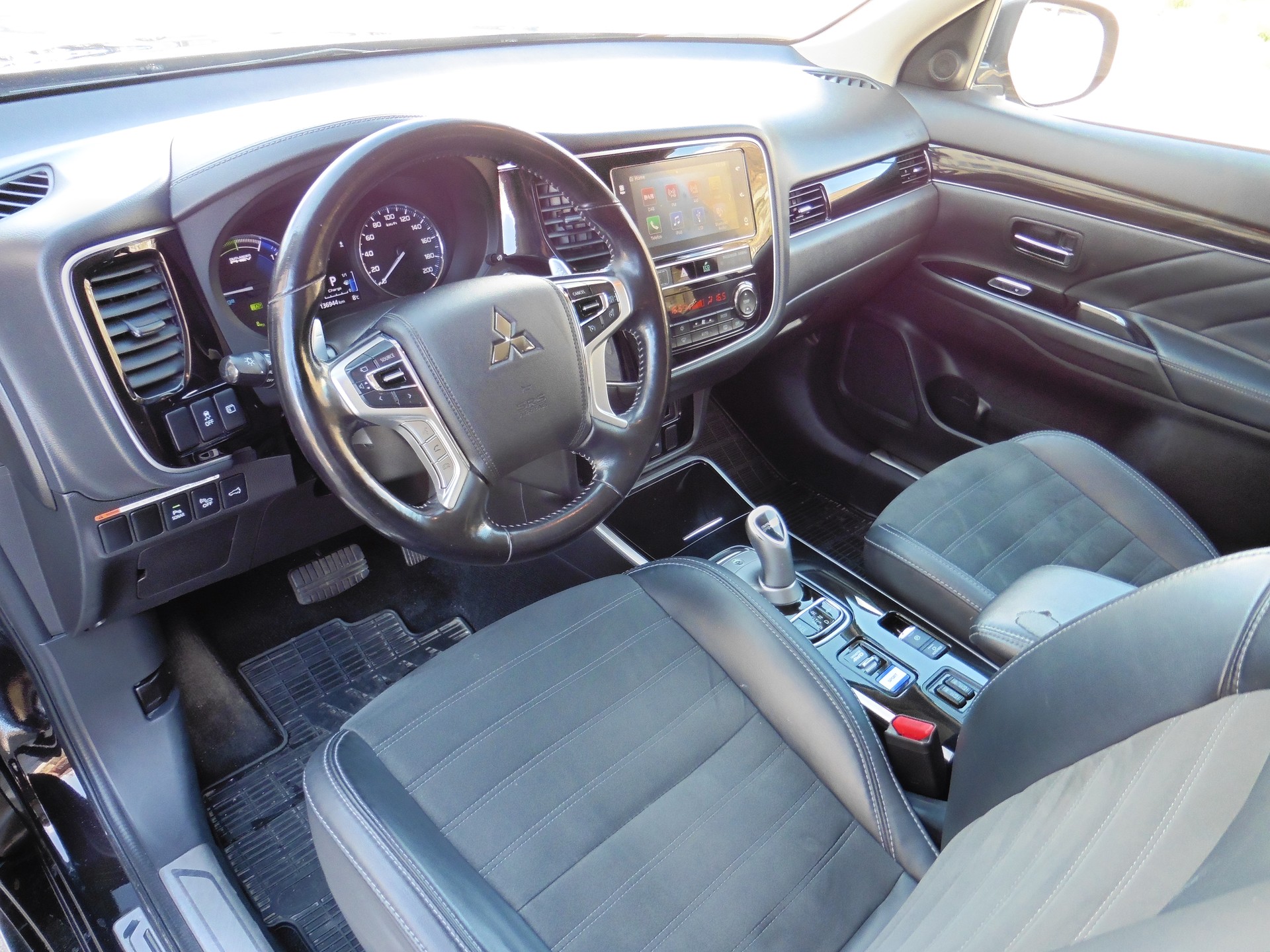 MITSUBISHI Outlander 2.4 PHEV Style 4WD Automatic-image-12