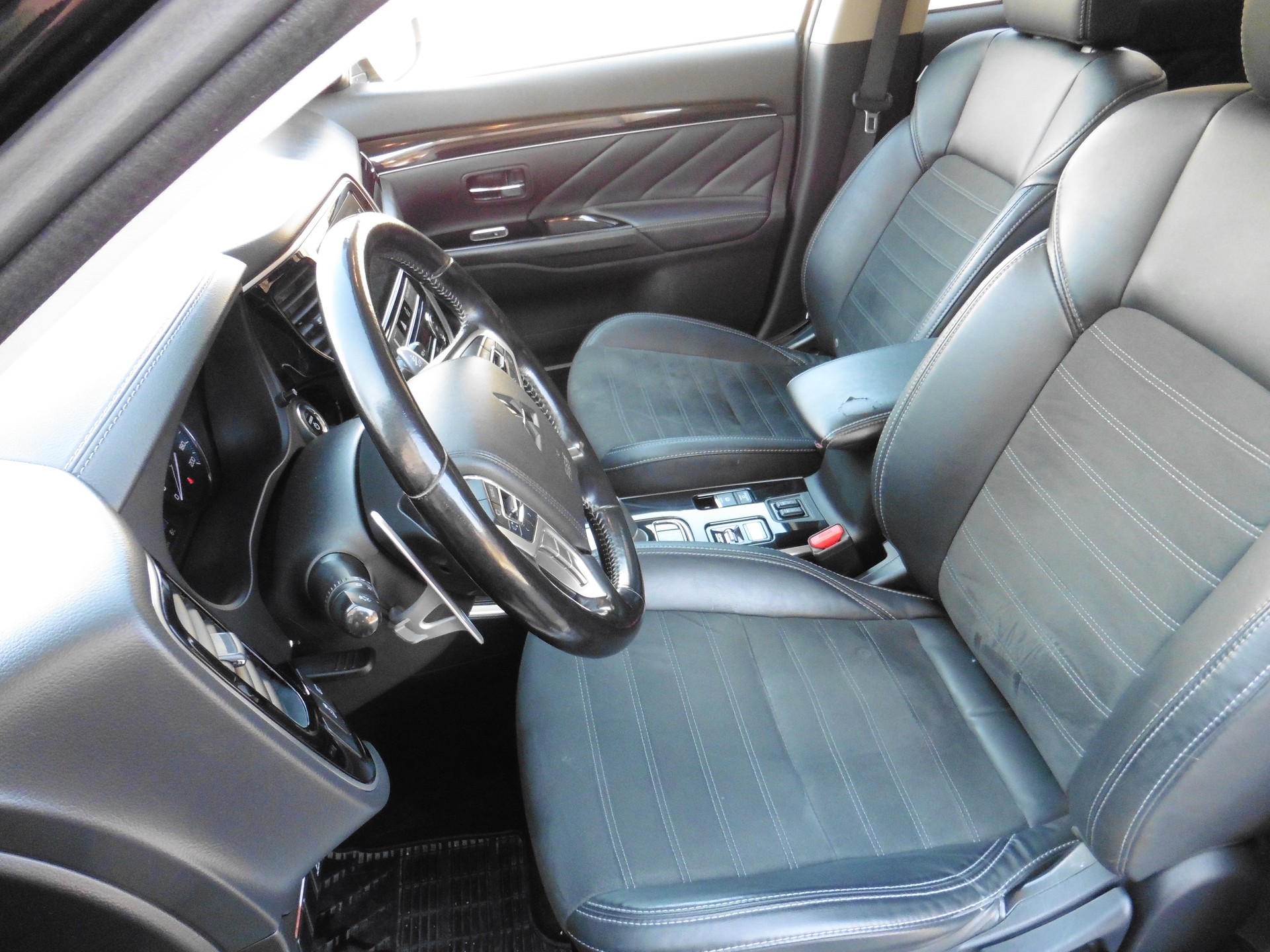 MITSUBISHI Outlander 2.4 PHEV Style 4WD Automatic-image-13