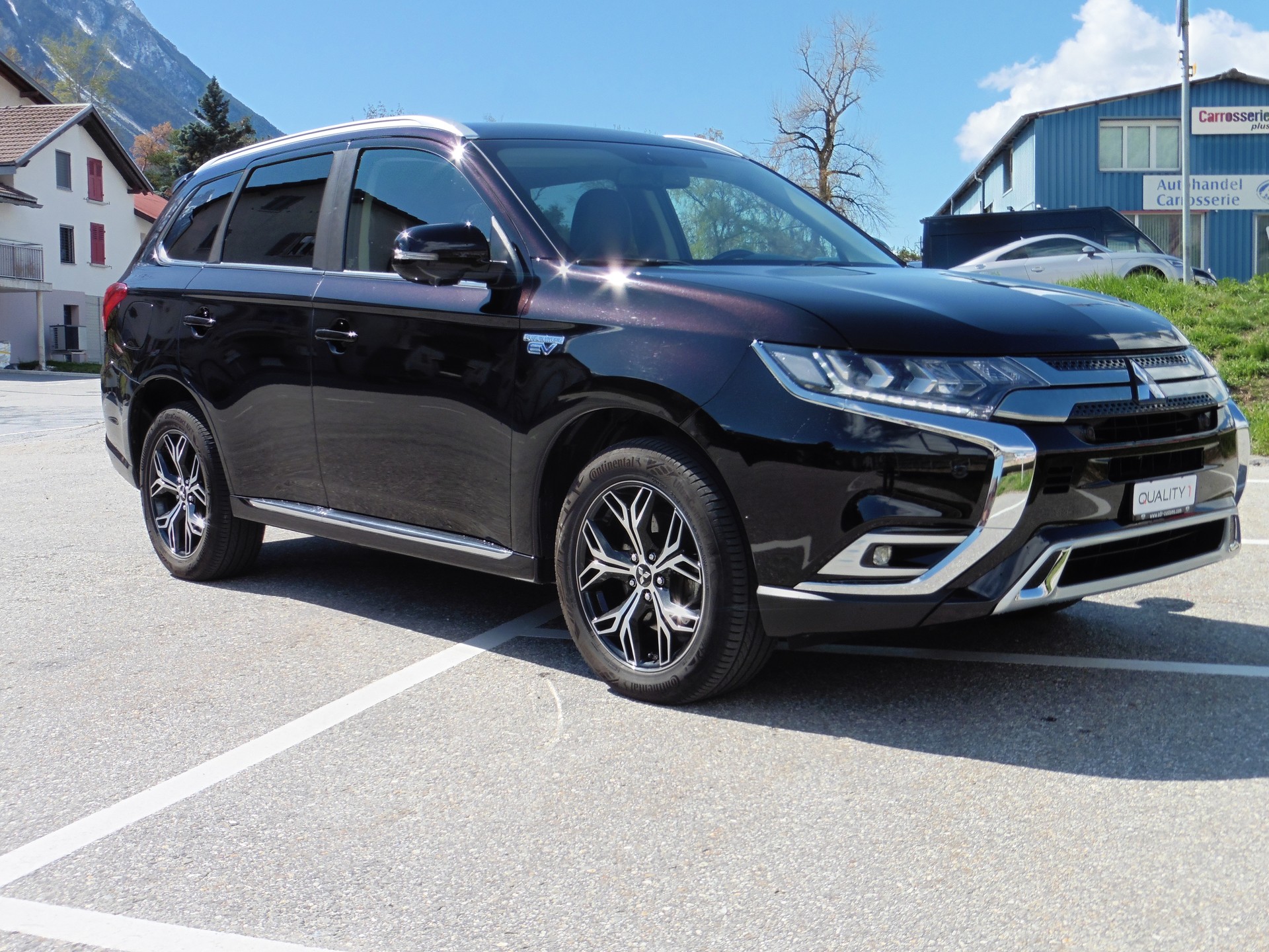MITSUBISHI Outlander 2.4 PHEV Style 4WD Automatic-showroom-element-1