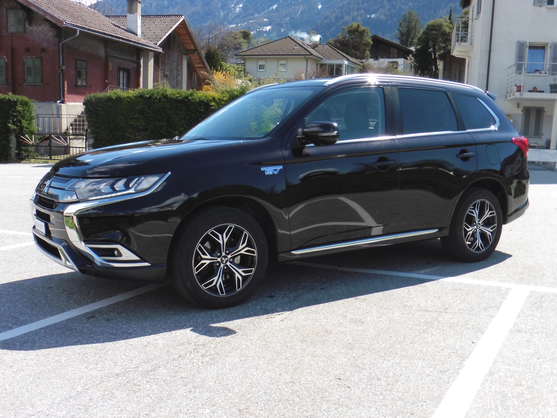 MITSUBISHI Outlander 2.4 PHEV Style 4WD Automatic-image-4
