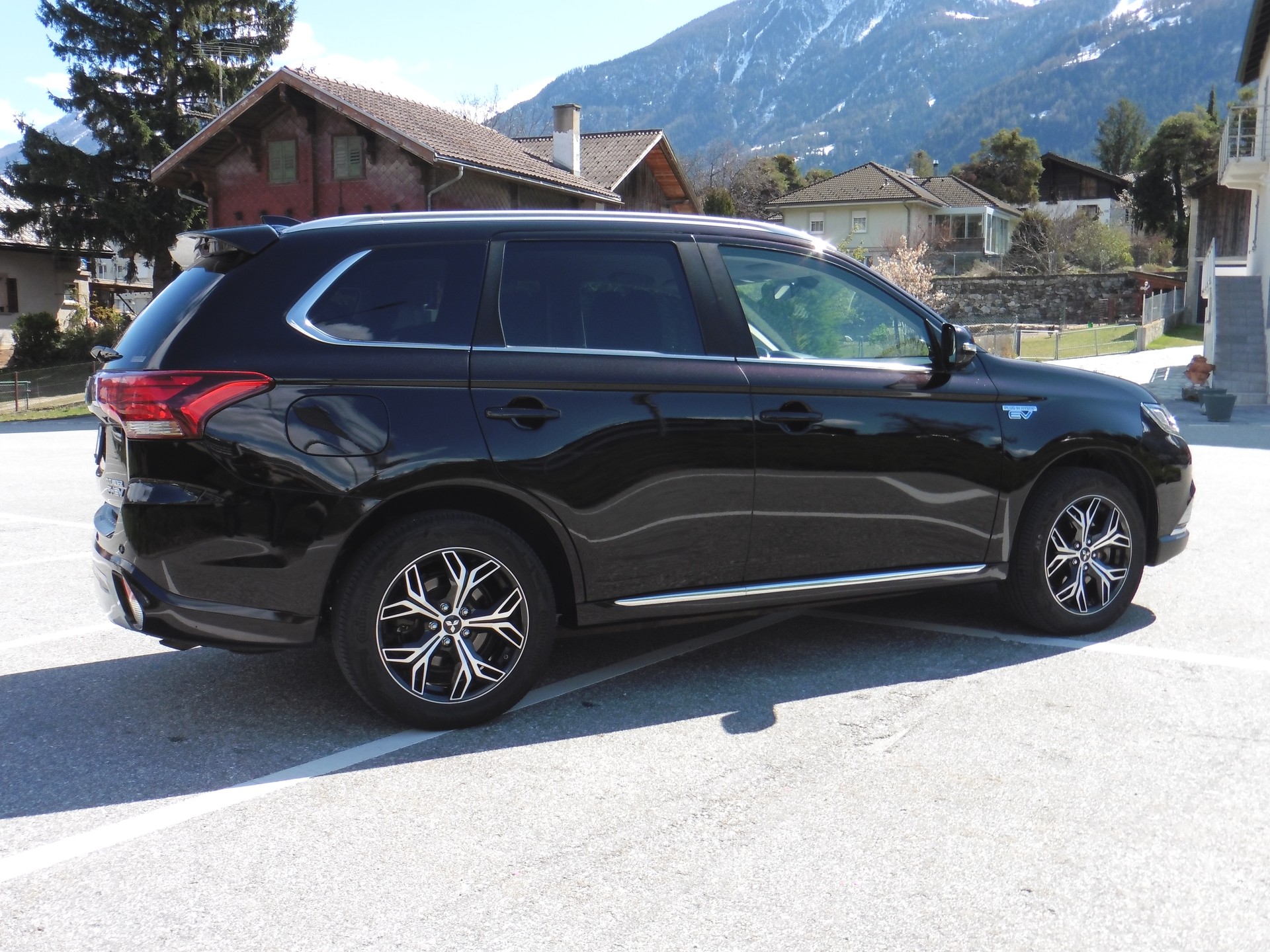 MITSUBISHI Outlander 2.4 PHEV Style 4WD Automatic-image-10