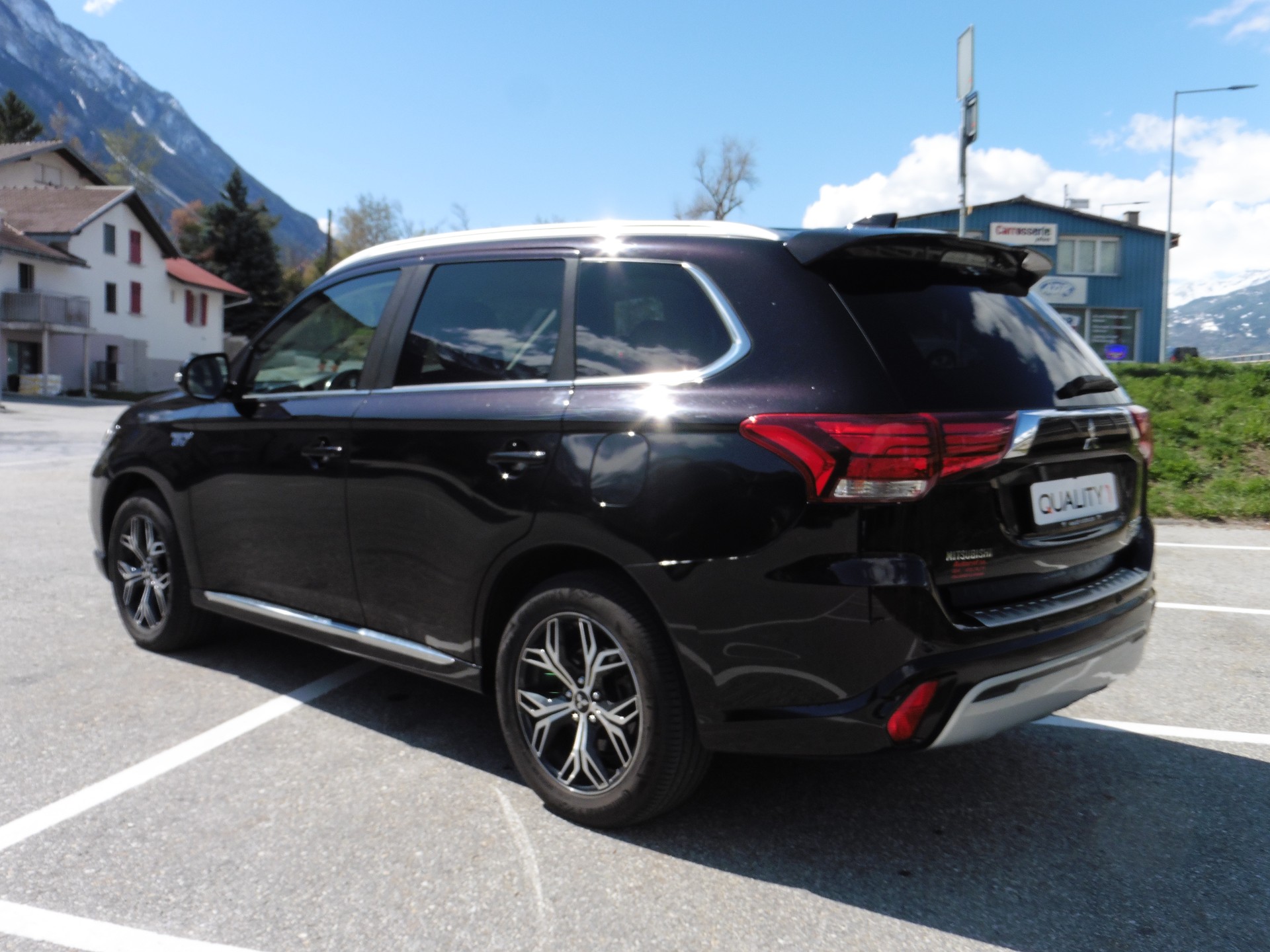 MITSUBISHI Outlander 2.4 PHEV Style 4WD Automatic-image-6