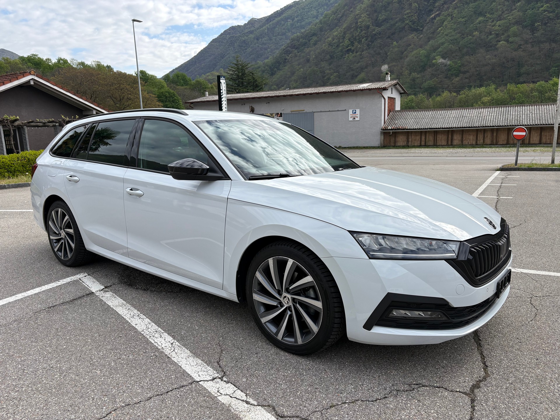 SKODA Octavia Combi 2.0 TDI DSG Ambition
