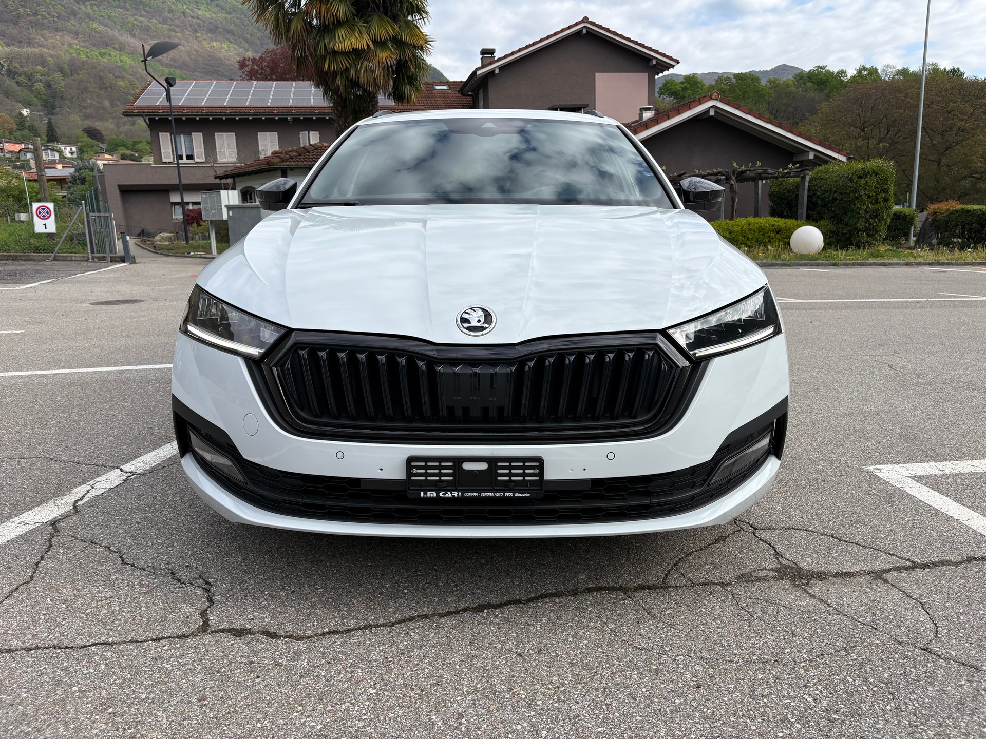 SKODA Octavia Combi 2.0 TDI DSG Ambition-image-6