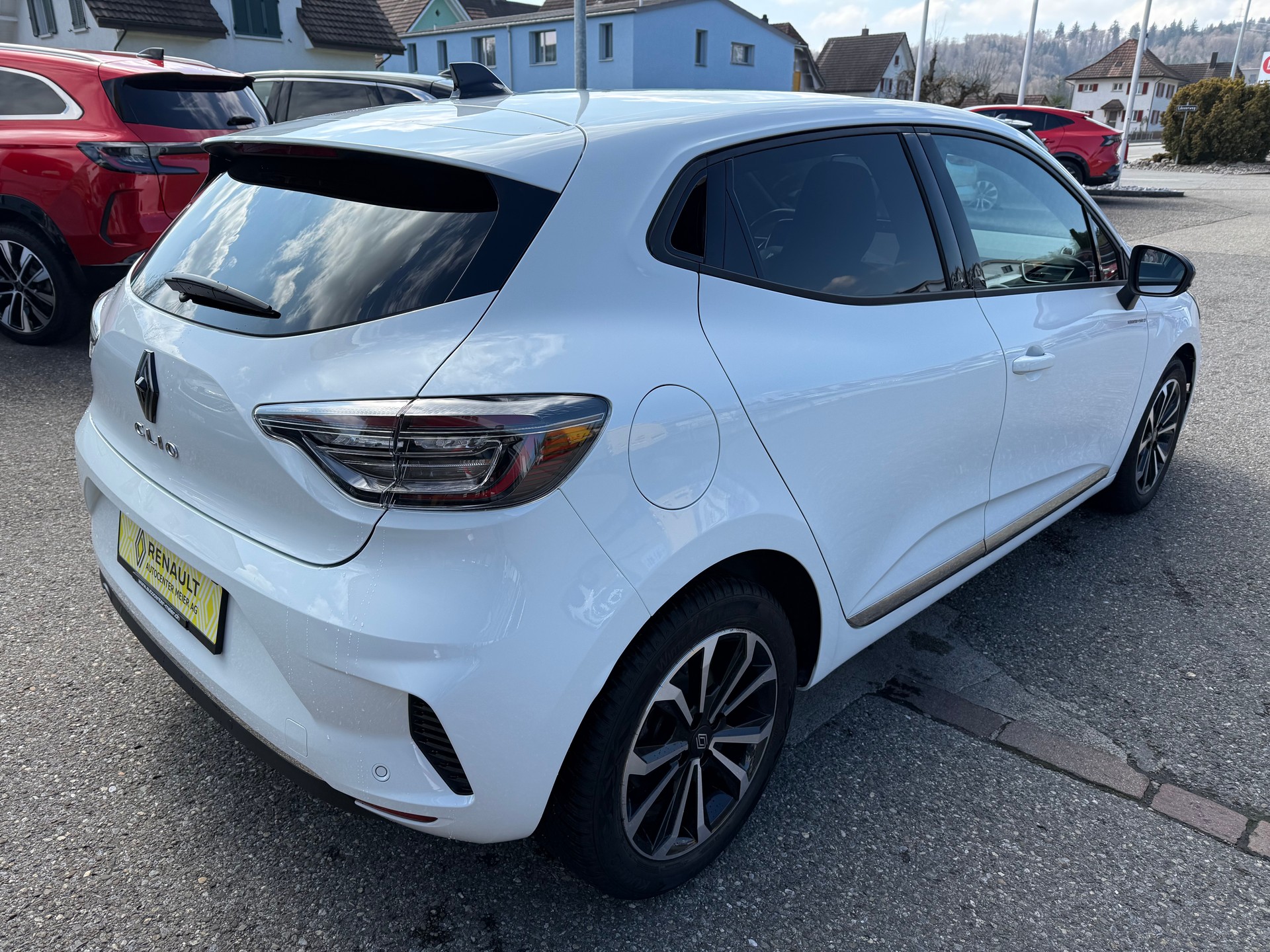 RENAULT Clio 1.0 Techno-image-5