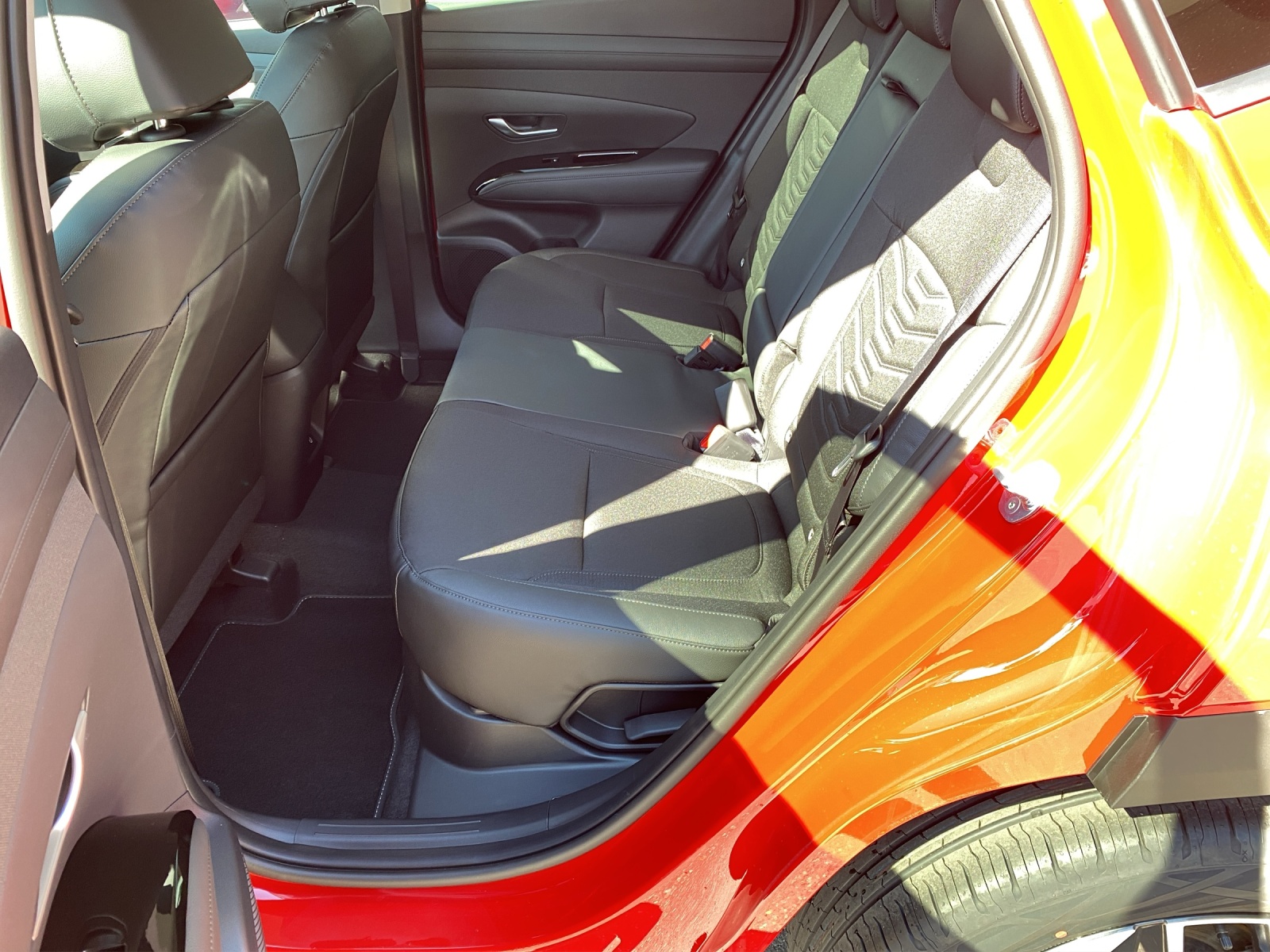 HYUNDAI Tucson 1.6 T-GDi HEV Amplia 4WD-image-10