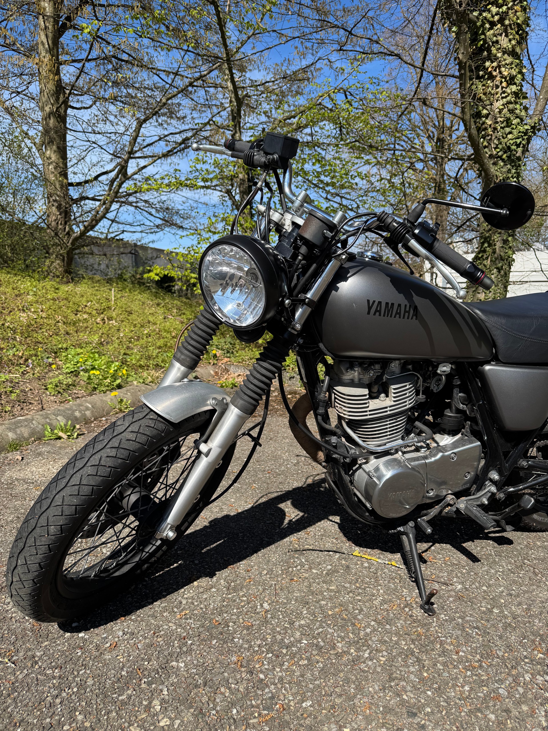 YAMAHA SR 400