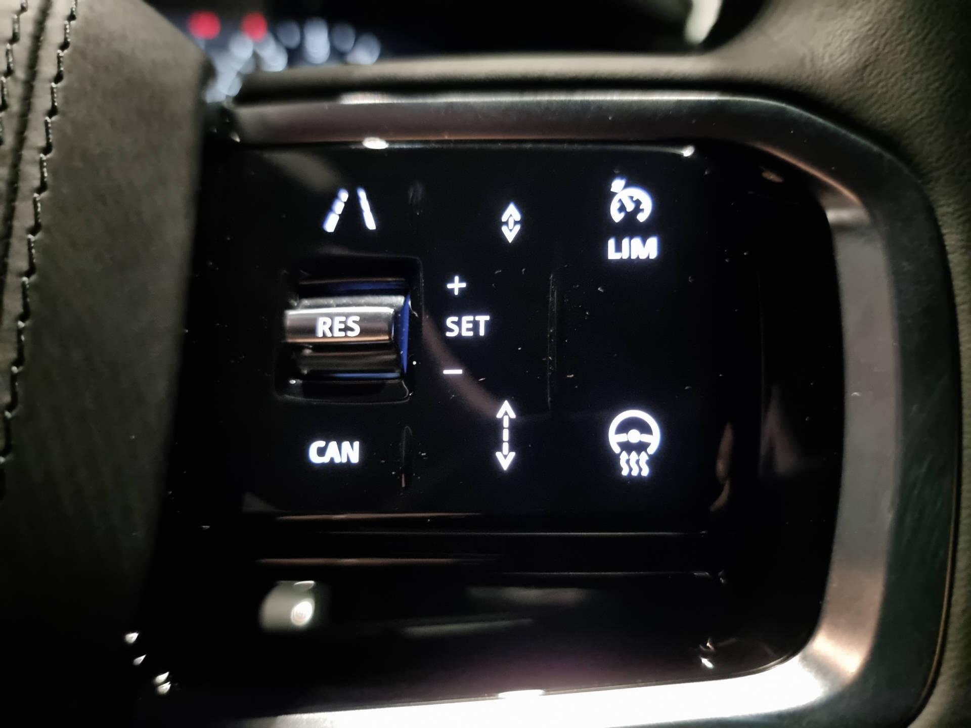 LAND ROVER Range Rover Velar 2.0 P400e R-Dynamic SE-image-7