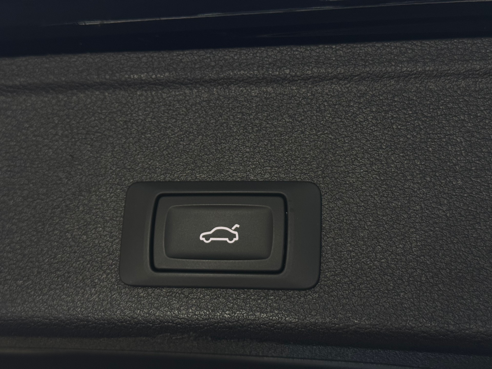 AUDI A4 Avant 2.0 35 TDI Attraction S-Tronic | 1 Jahr Garantie | Facelift | *ab CHF 249.-/ Monat*-image-18