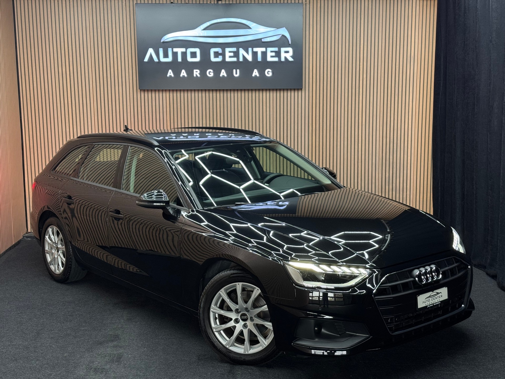 AUDI A4 Avant 2.0 35 TDI Attraction S-Tronic | 1 Jahr Garantie | Facelift | *ab CHF 249.-/ Monat*