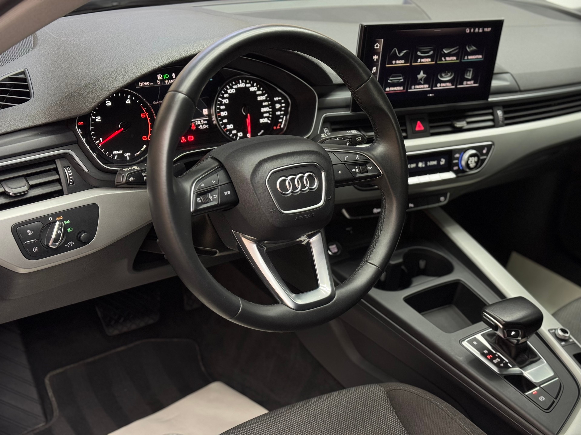 AUDI A4 Avant 2.0 35 TDI Attraction S-Tronic | 1 Jahr Garantie | Facelift | *ab CHF 249.-/ Monat*-image-9