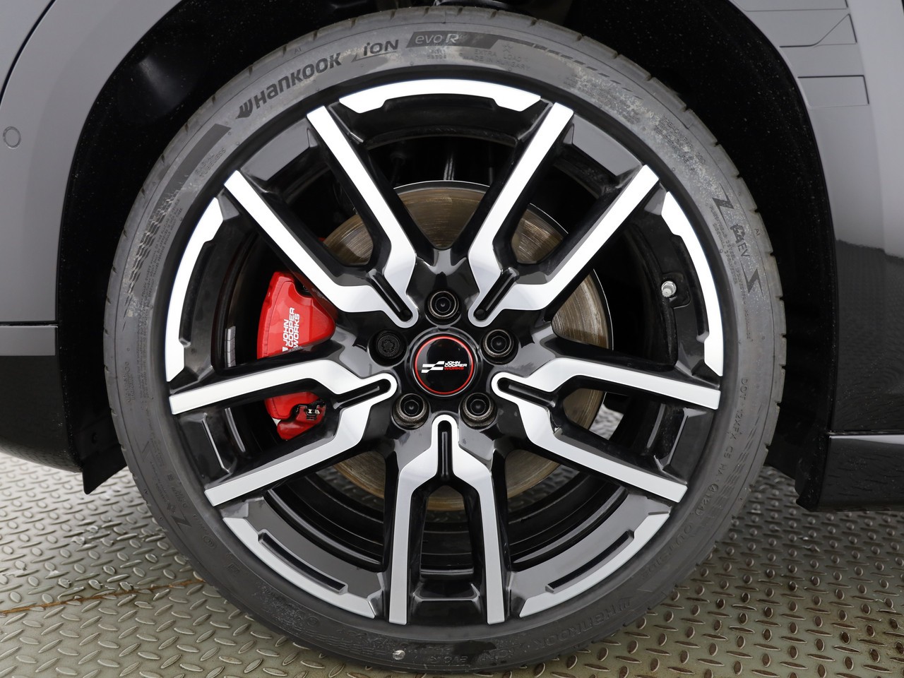 MINI Aceman E John Cooper Works-image-21