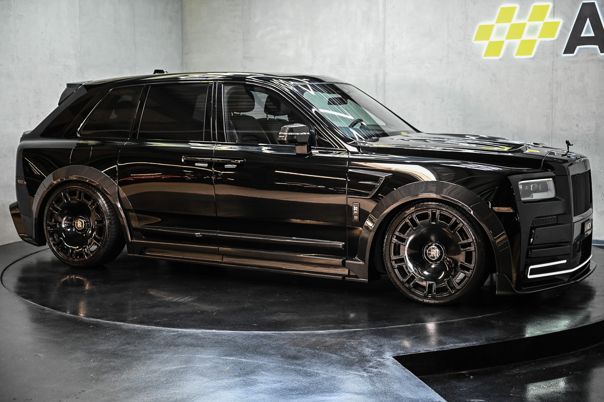 ROLLS-ROYCE Cullinan 6.7 V12 Black Badge KEYVANY HAYULA 1 of 20-image-11